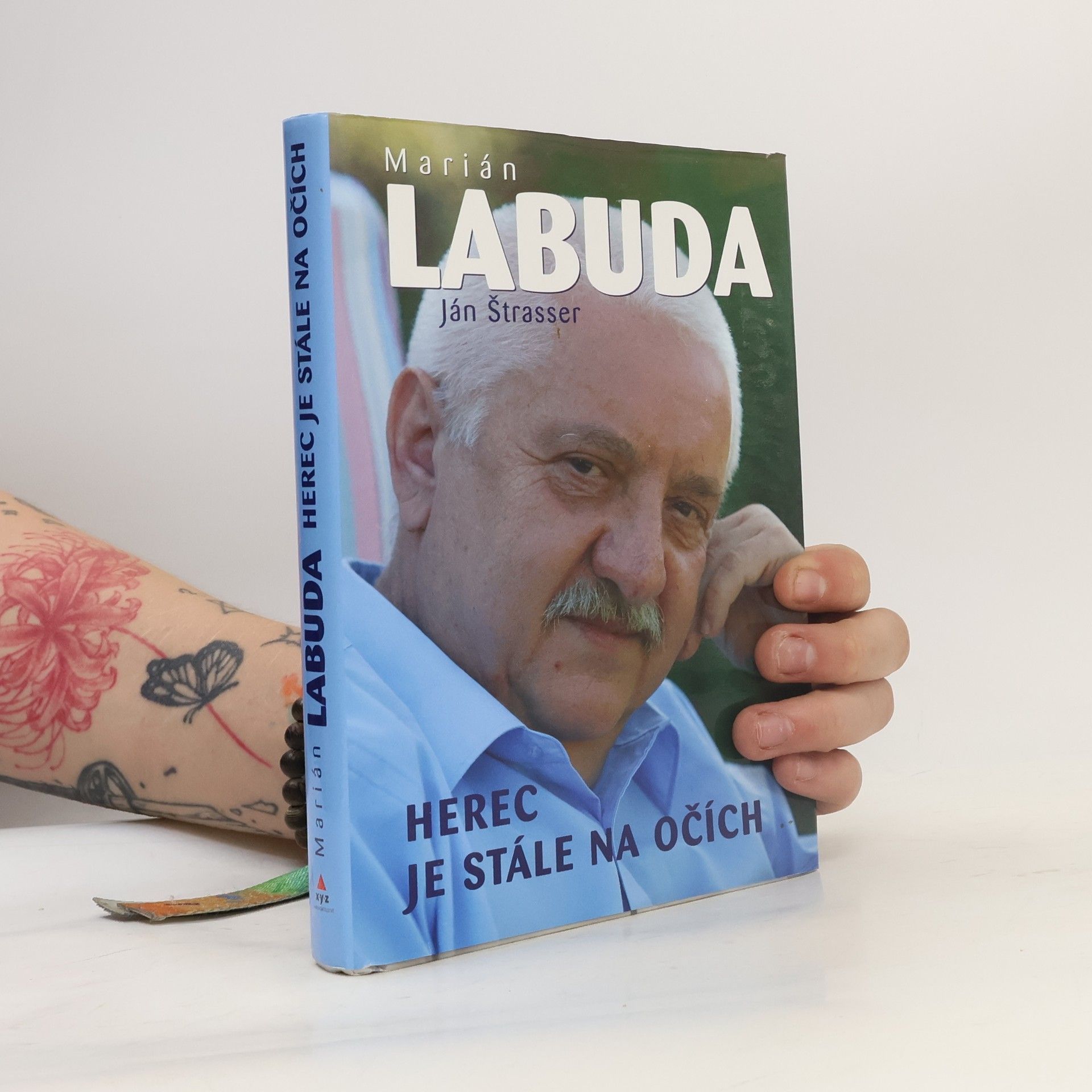 Herec je stále na očích