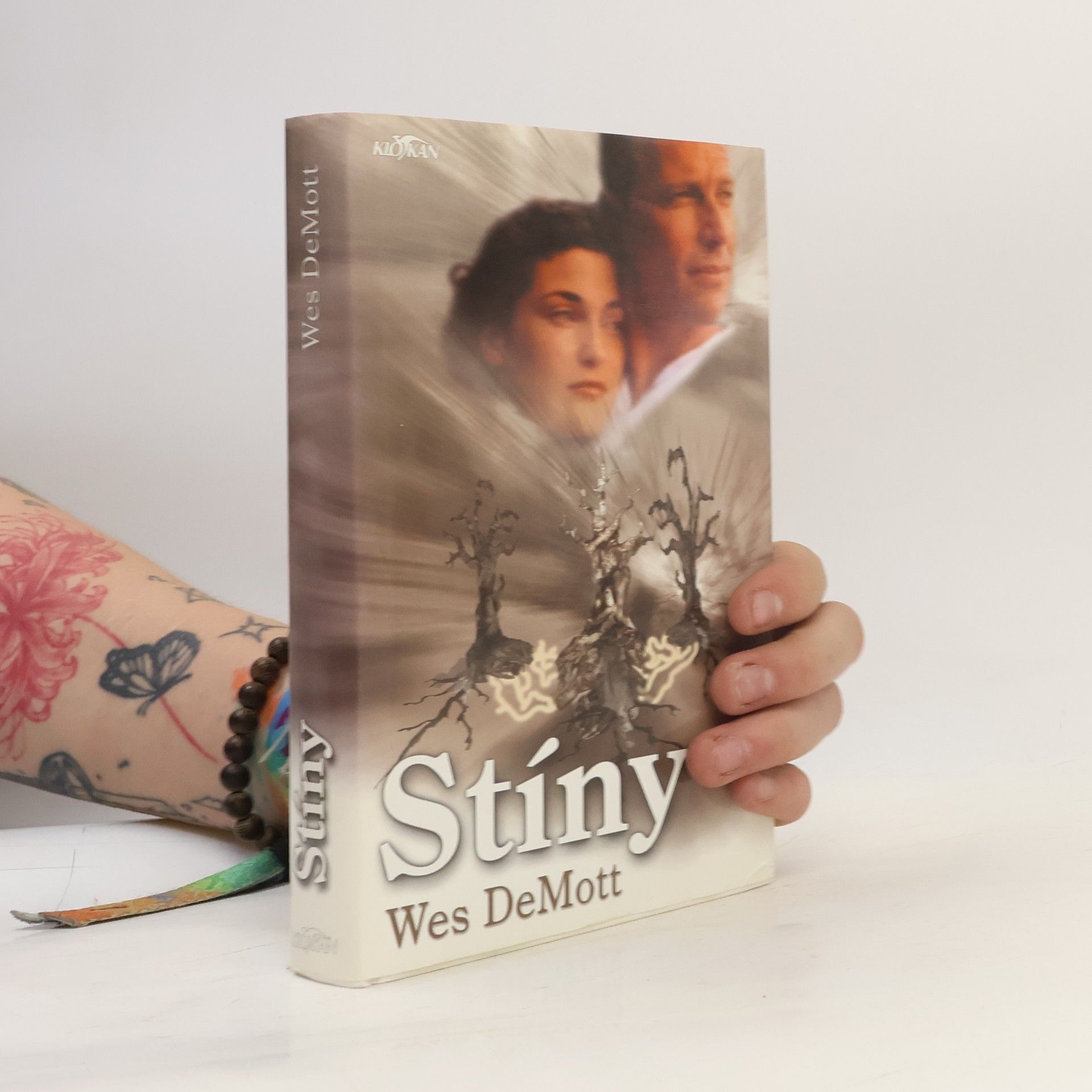Wes DeMott Stíny