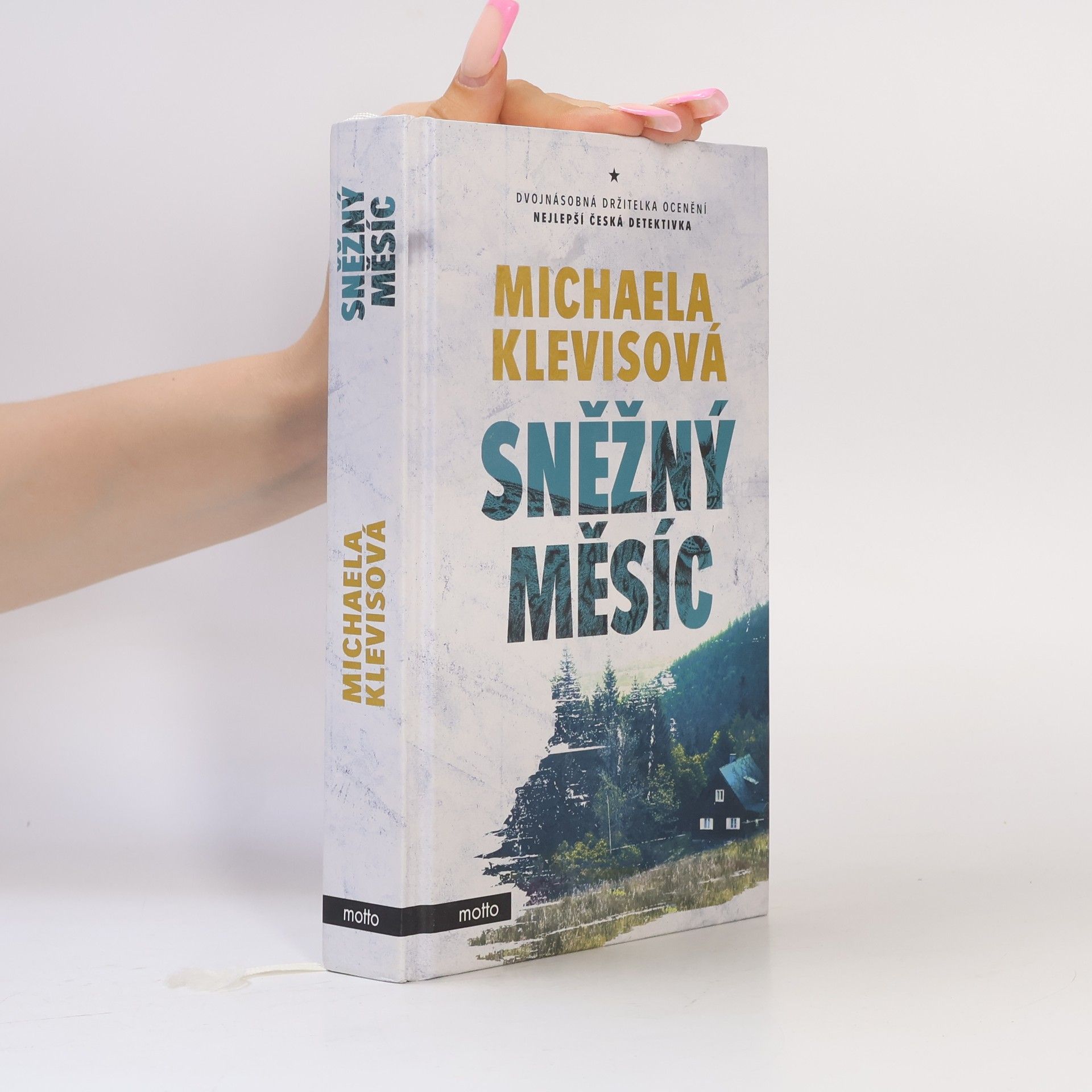 Michaela Klevisová Sněžný měsíc