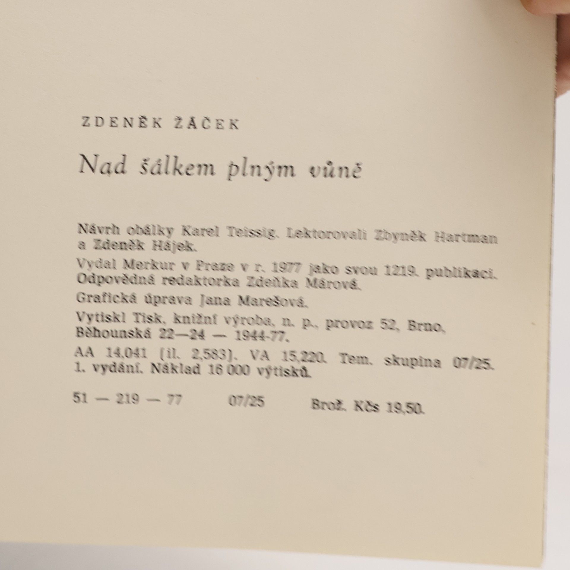 Zdeněk Žáček Nad šálkem plným vůně