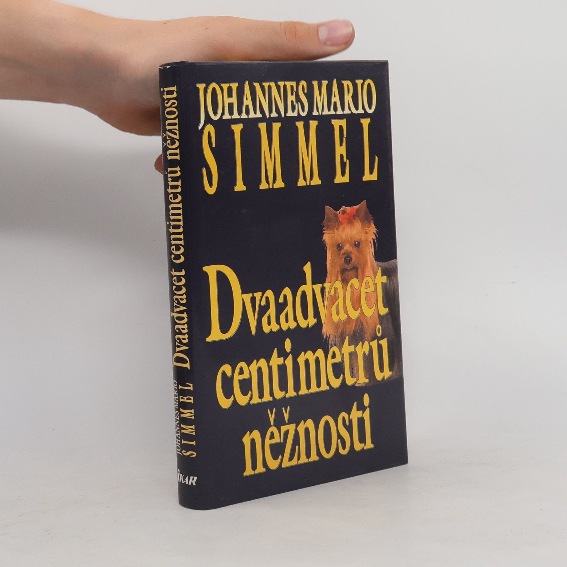 Johannes Mario Simmel Dvaadvacet centimetrů něžnosti