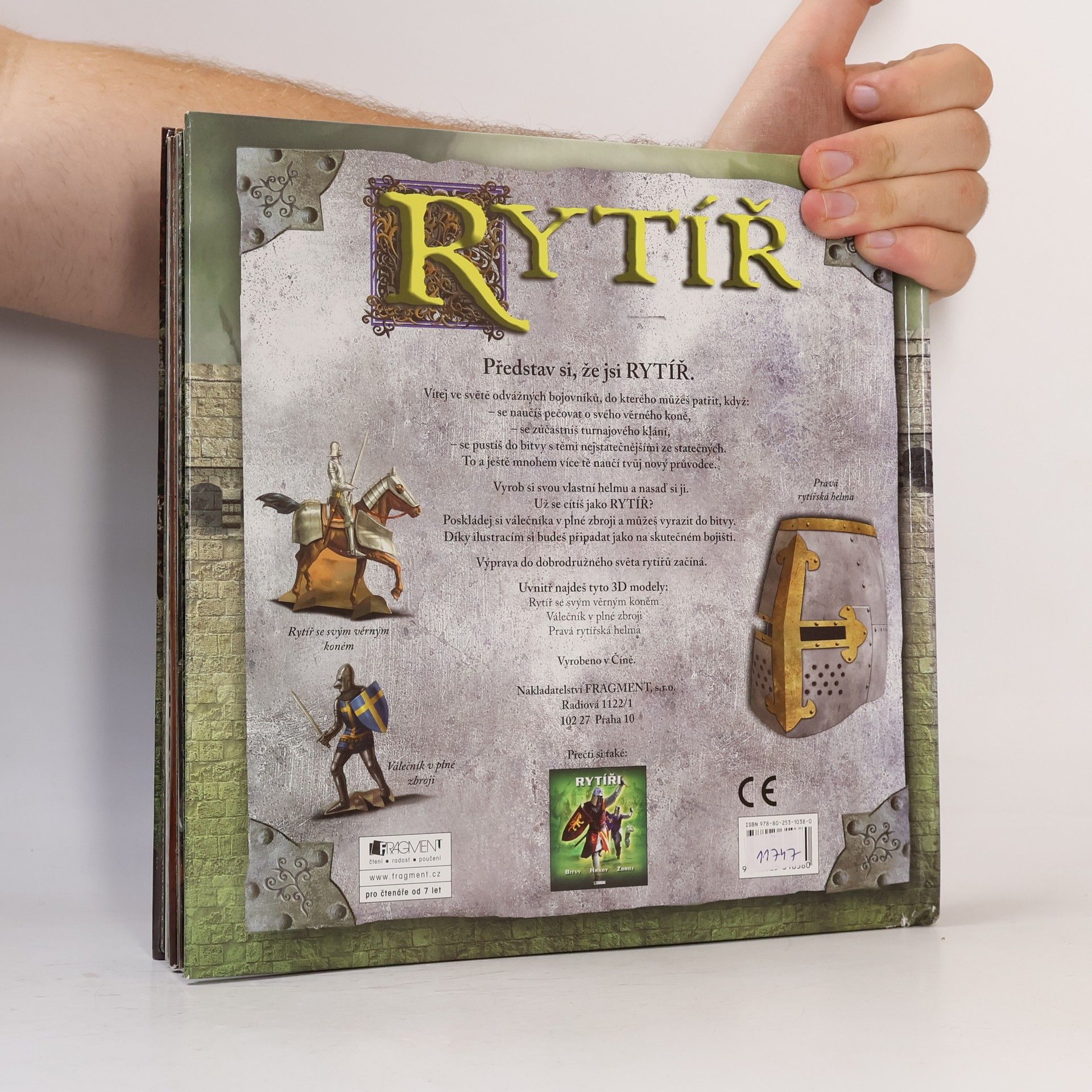 Peter Chrisp RYTÍŘ – Kniha s 3D modely