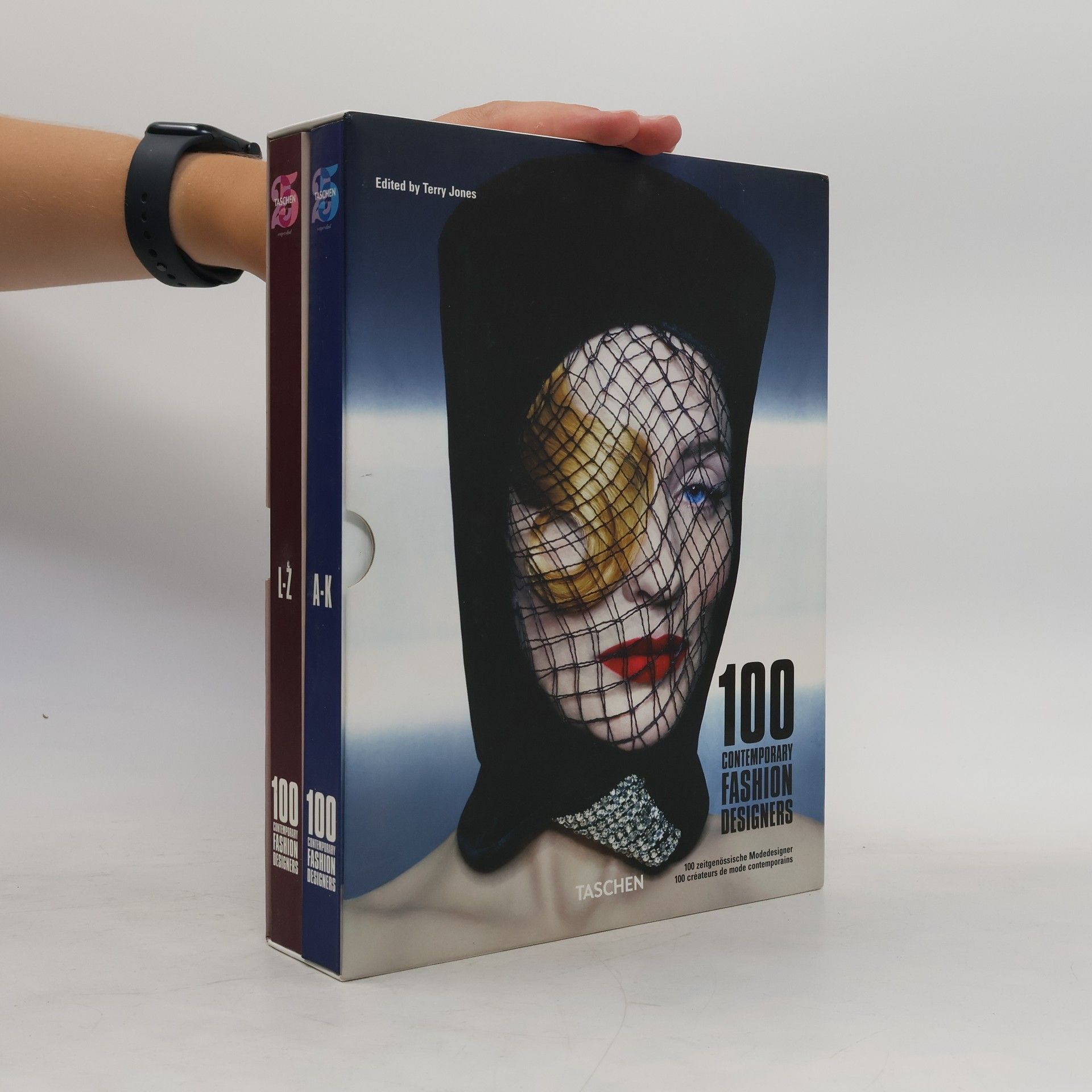 Terry Jones 100 Contemporary Fashion Designers A-K; L-Z