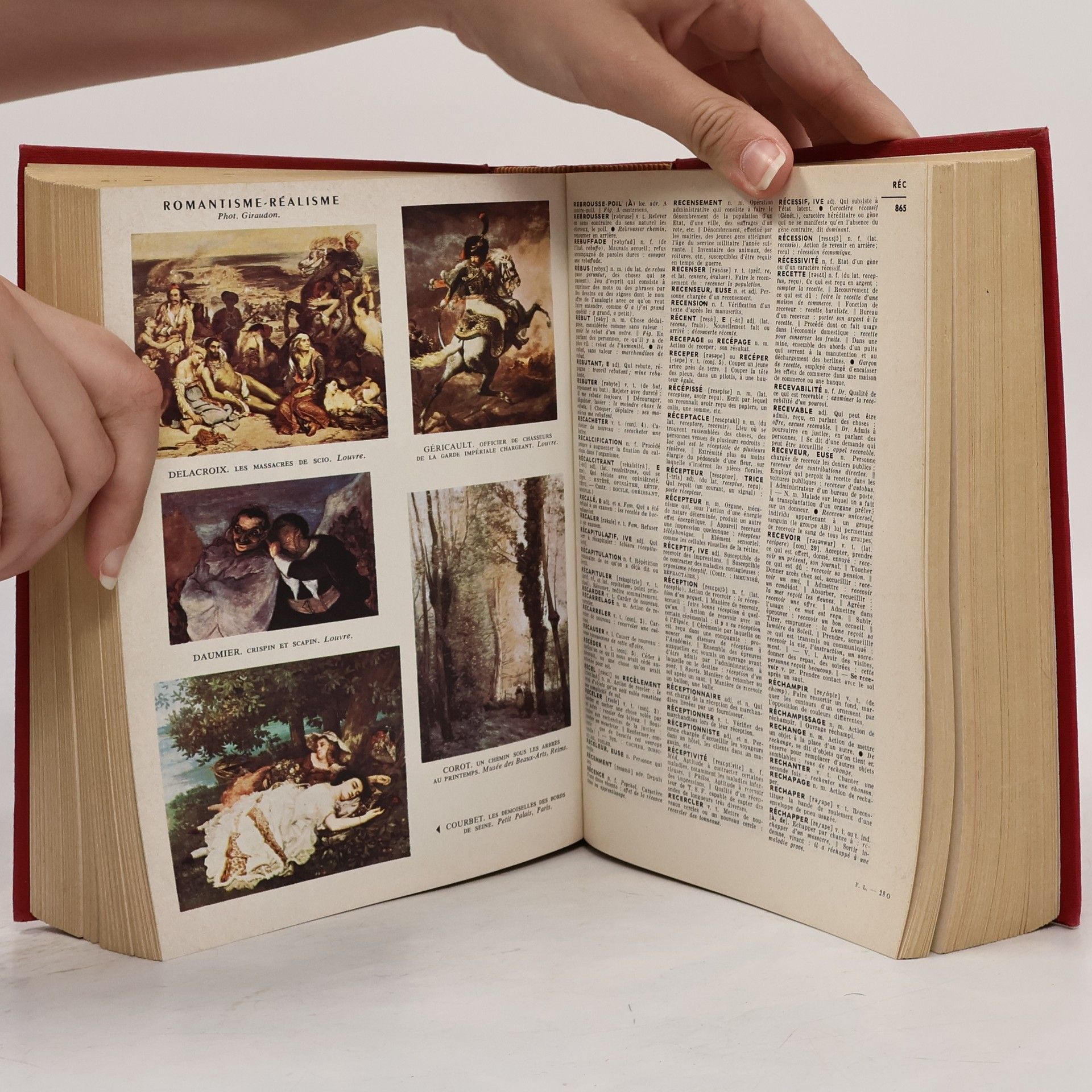 Auteurscollectief Petit Larousse illustré, 1976 : 71 000 articles, 5535 illustrations en noir, 215 cartes en noir, 56 pages en couleurs, dont 26 hors-texte cartographiques, et un atlas en couleurs à la fin de l'ouvrage