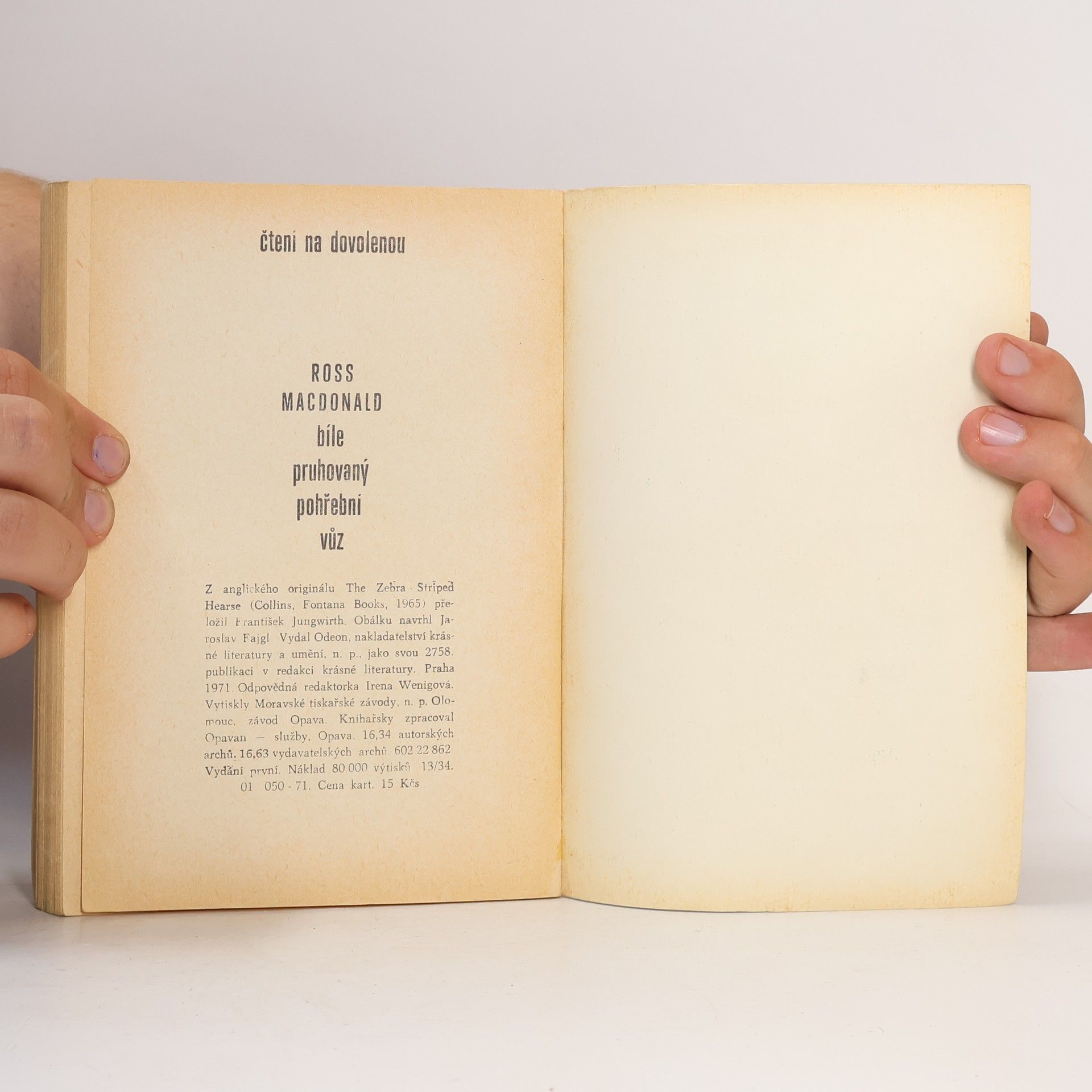 Ross Macdonald Bíle pruhovaný pohřební vůz