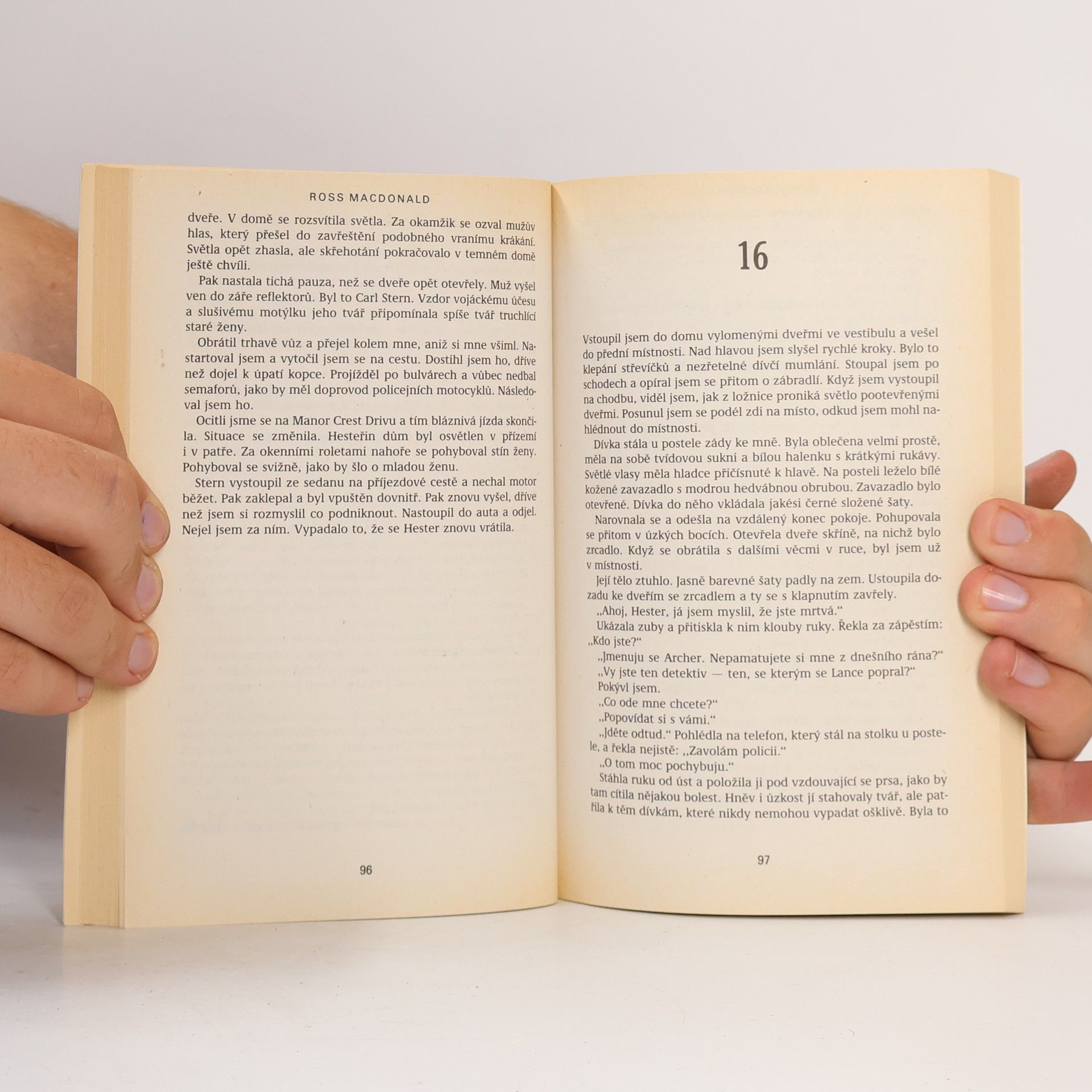 Ross Macdonald Barbarské pobřeží
