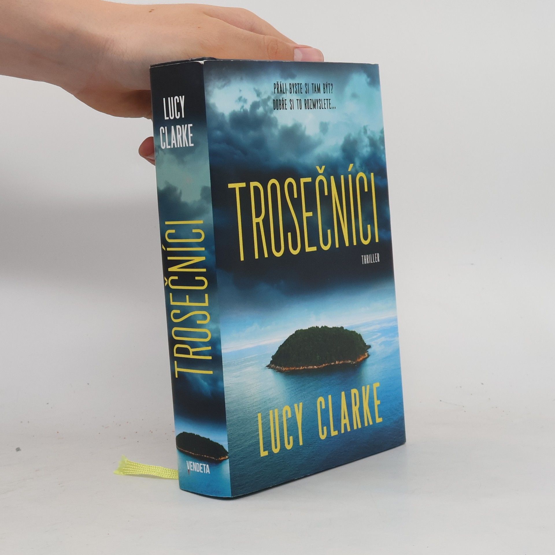 Lucy Clarke Trosečníci