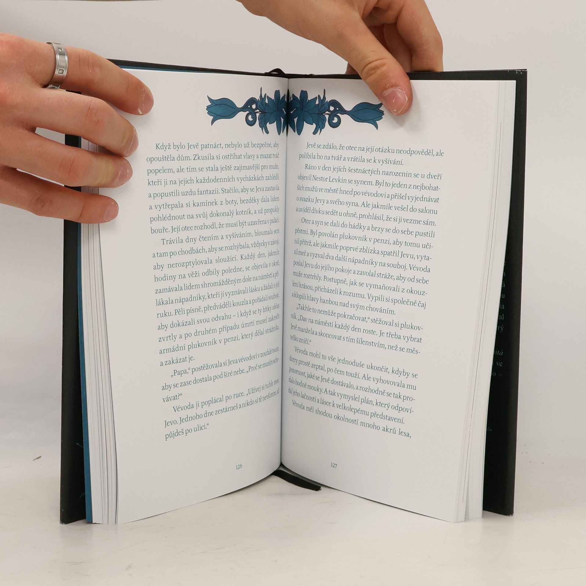 Leigh Bardugo Trnitá řeč