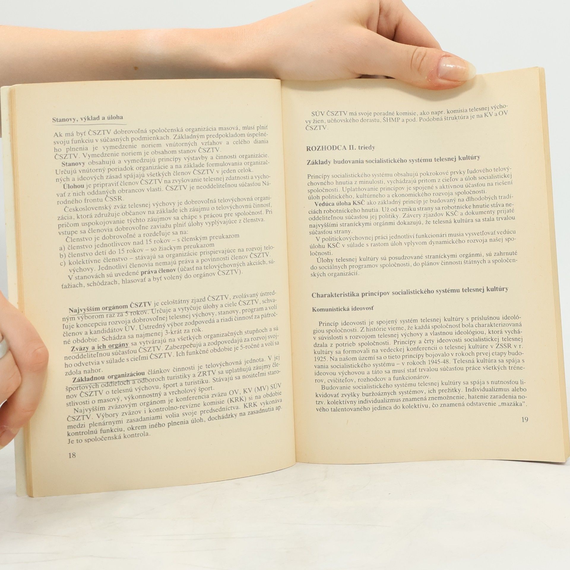 Collectif d'auteurs Učebné texty pre školenie rozhodcov všetkých tried športových zväzov