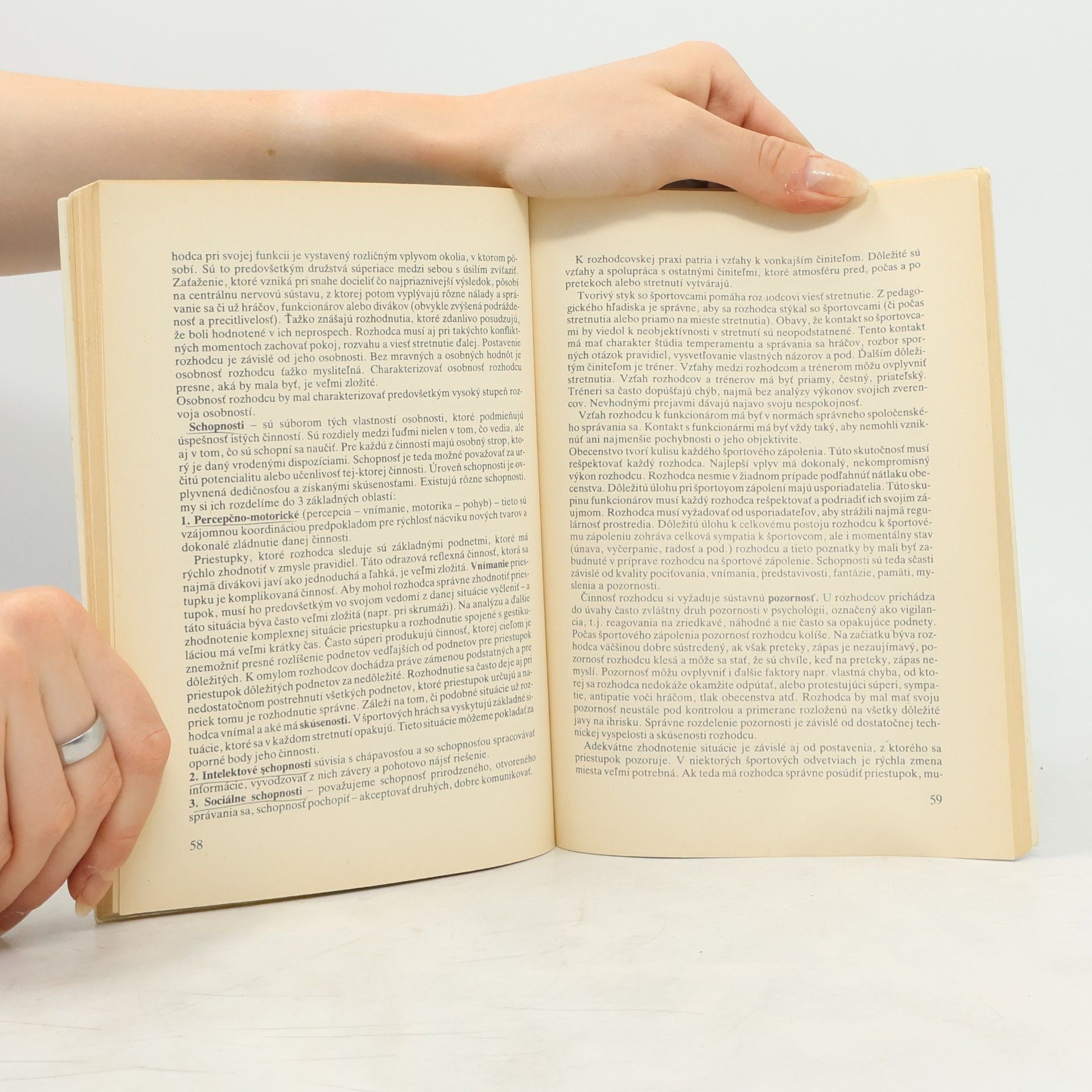 Collectif d'auteurs Učebné texty pre školenie rozhodcov všetkých tried športových zväzov