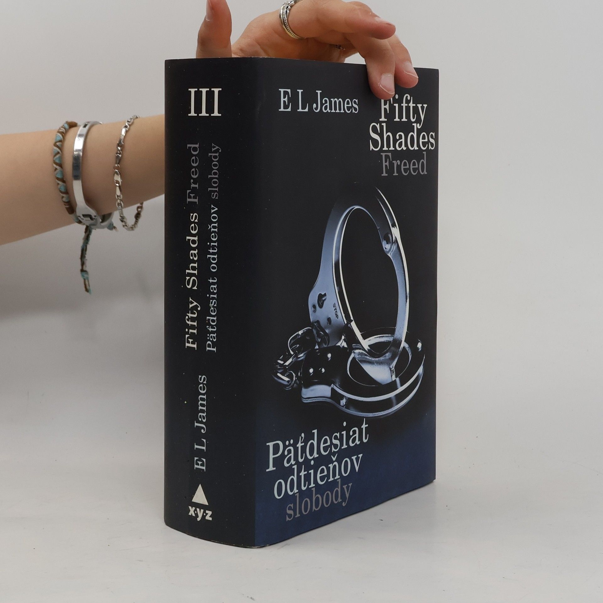E L James Päťdesiat odtieňov slobody
