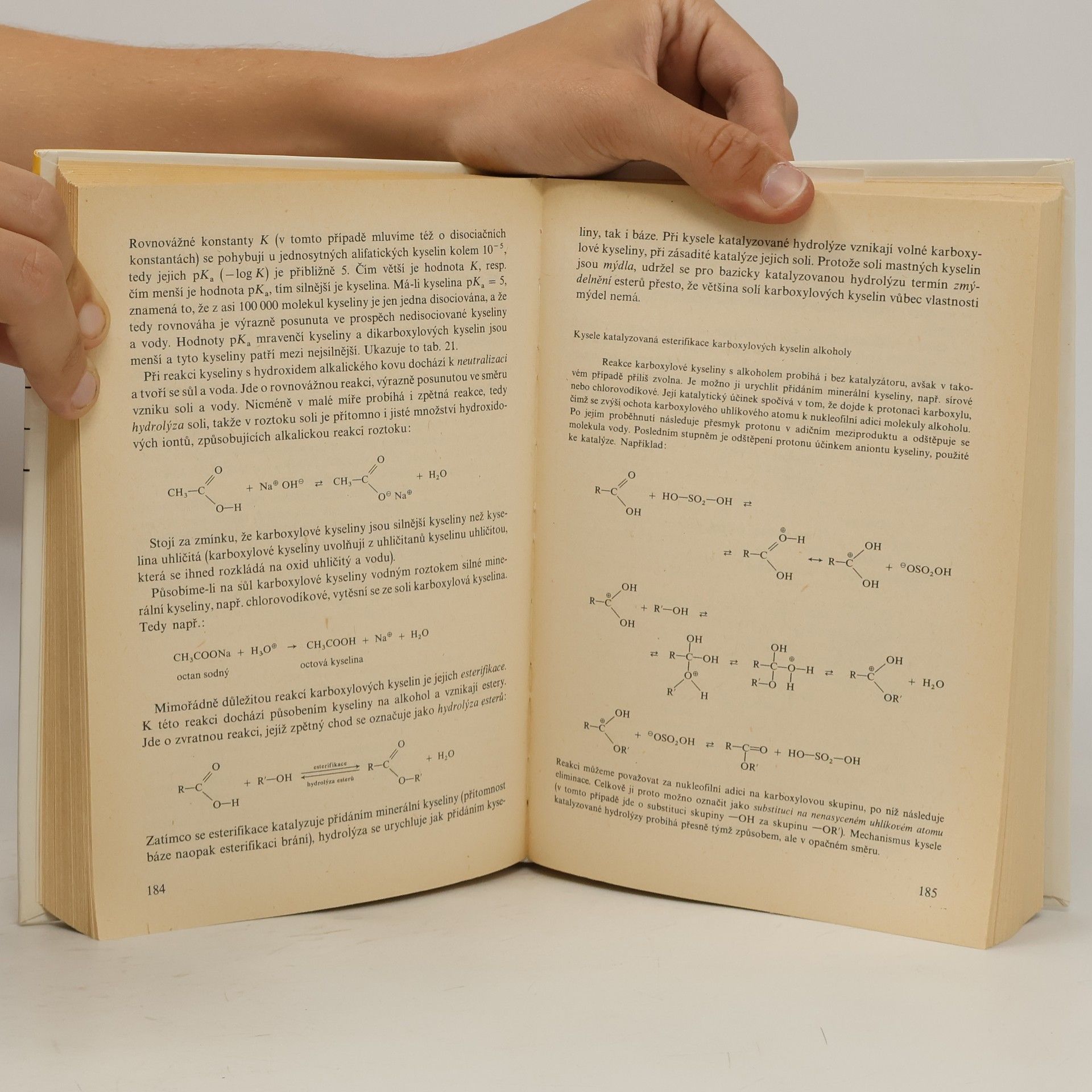 Josef Pacák Poznáváme organickou chemii
