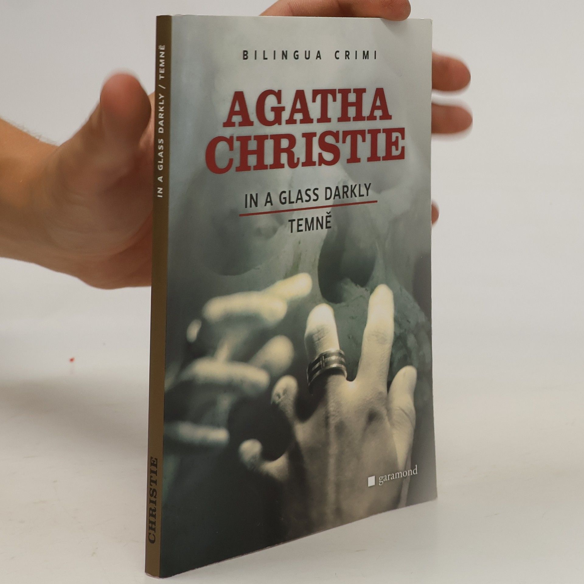 Agatha Christie In a Glass Darkly. Temně