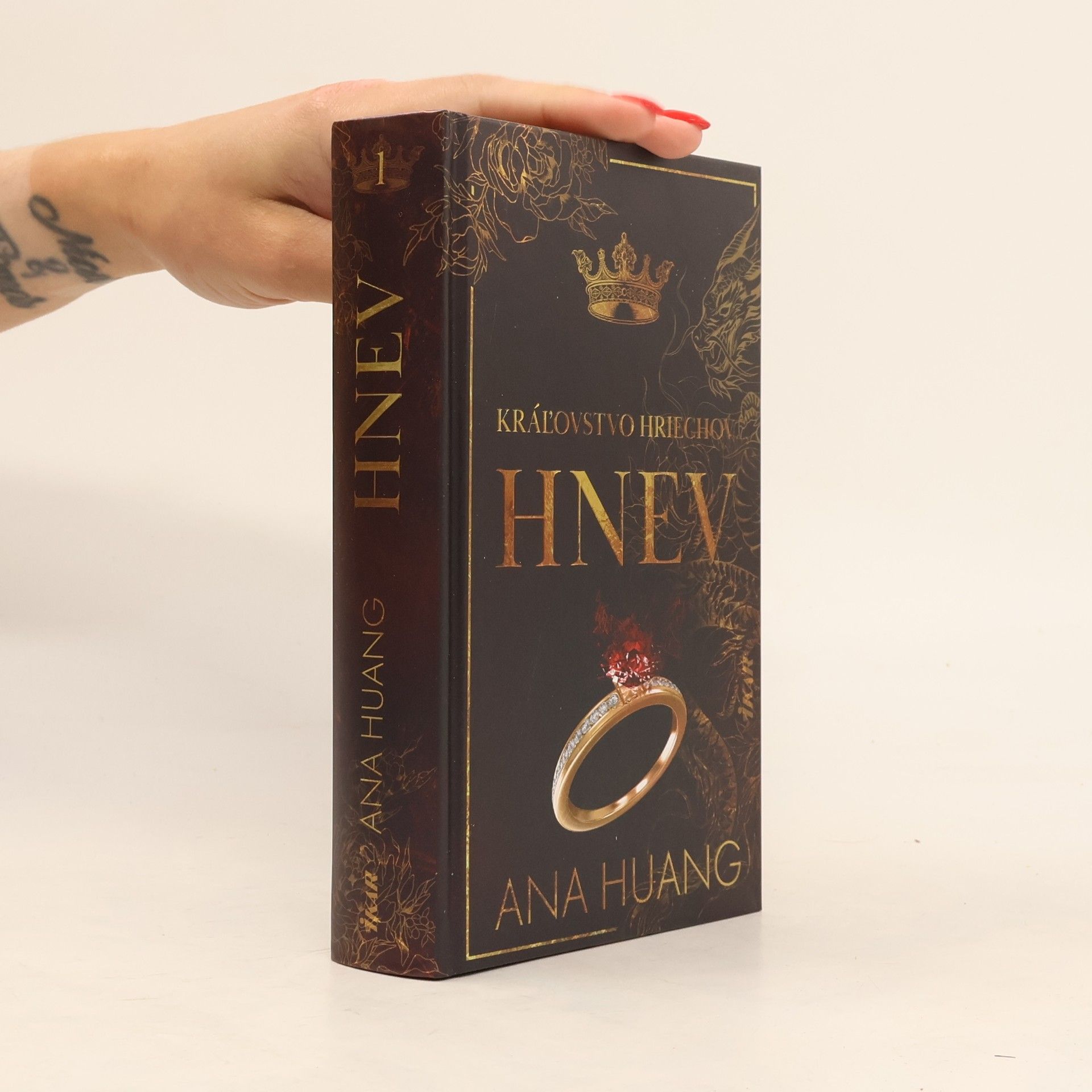 Ana Huang Hnev