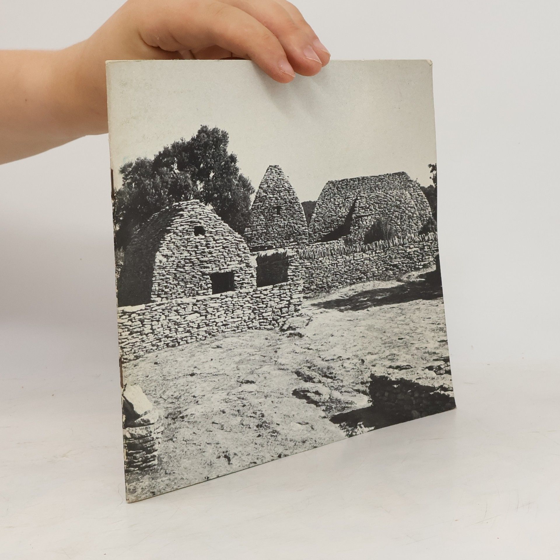Pierre Viala Le village des bories a Gordes dans le Vaucluse
