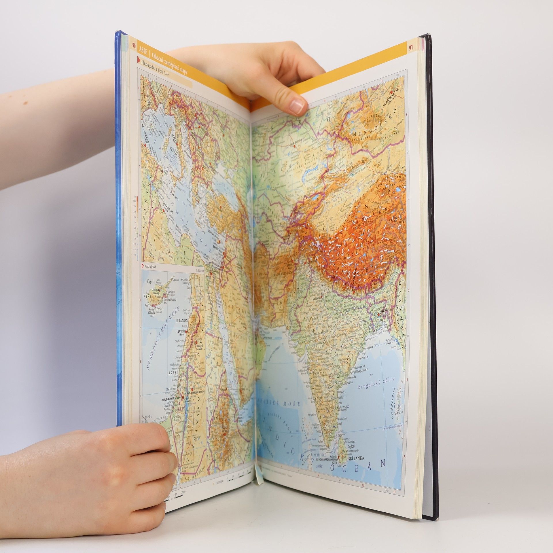 Autorenkollektiv Školní atlas světa