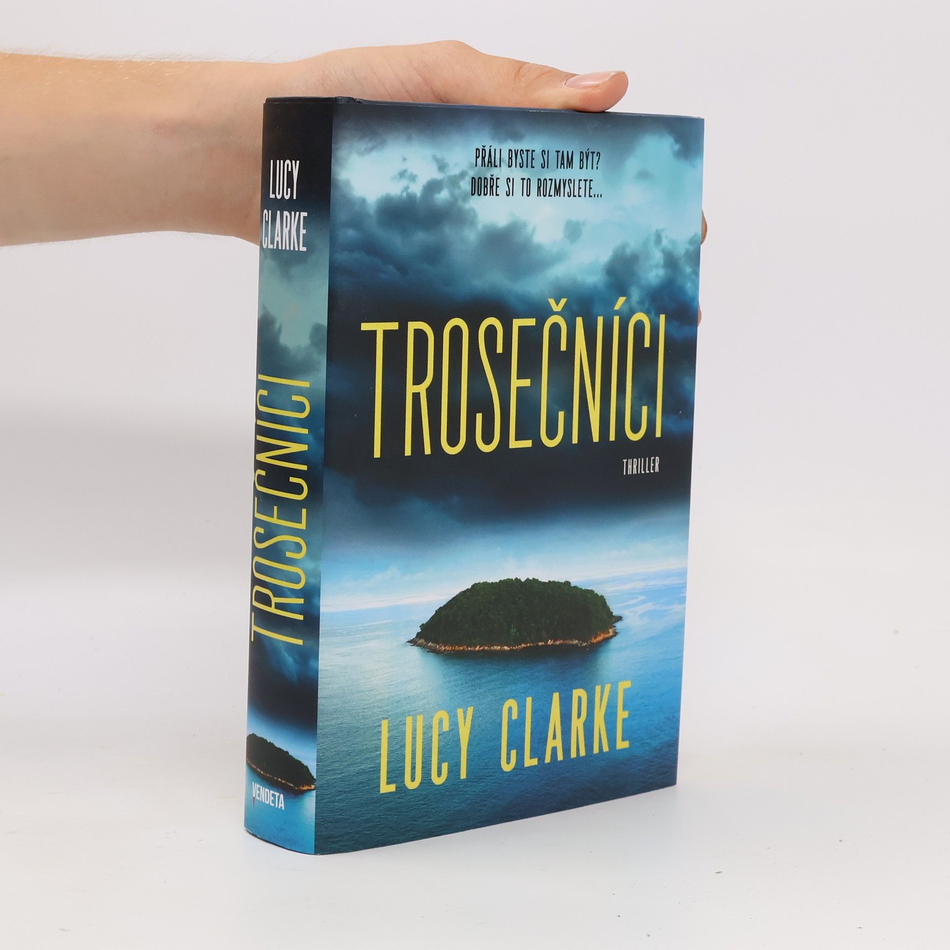 Lucy Clarke Trosečníci