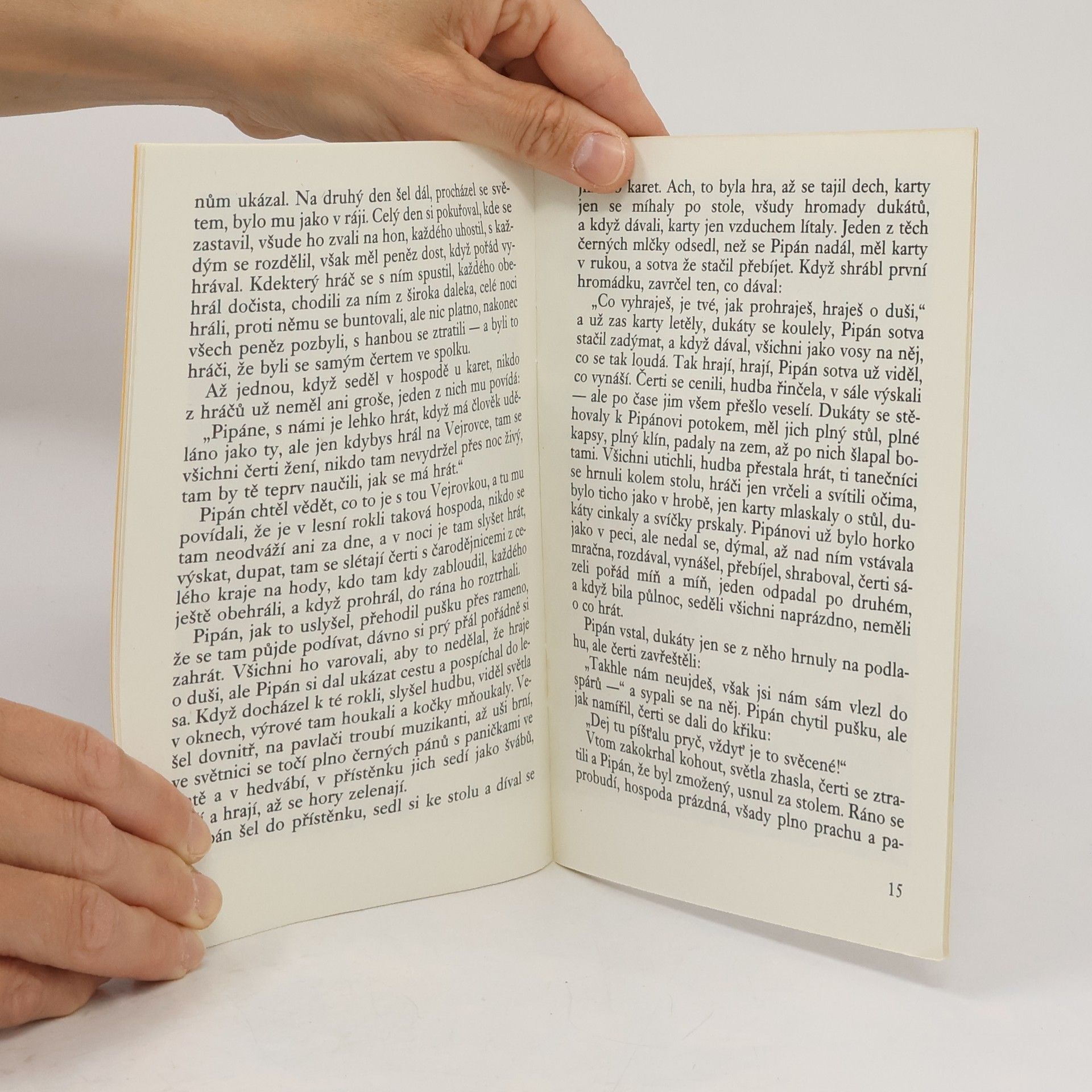 Various authors Ubrousku, přistroj se!
