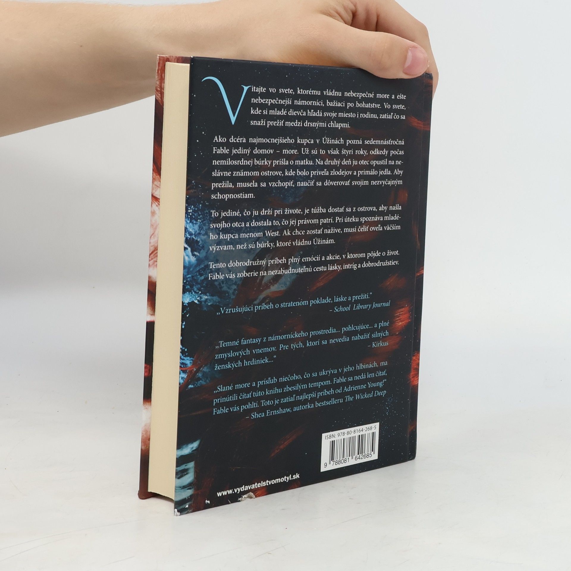 Adrienne Young Fable. Dievča mora
