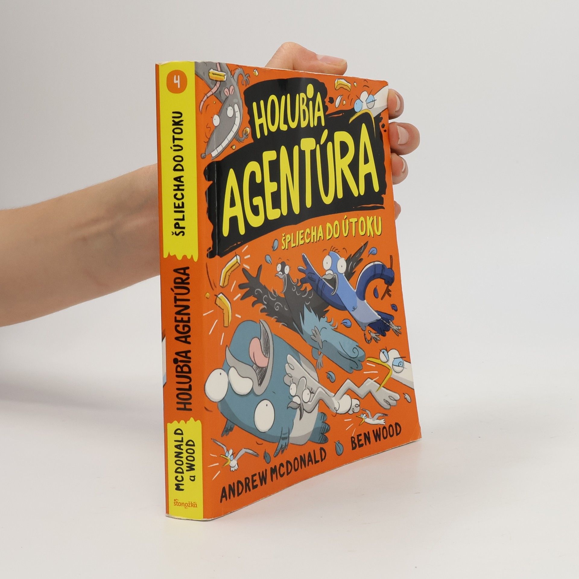 Andrew McDonald Holubia agentúra špliecha do útoku