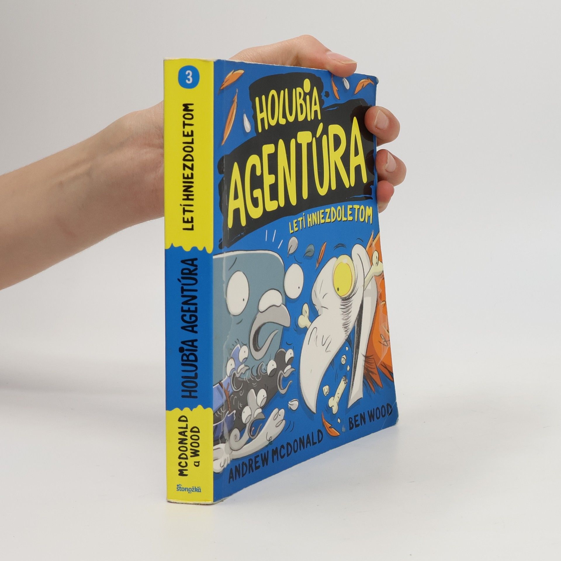 Andrew McDonald Holubia agentúra letí hniezdoletom