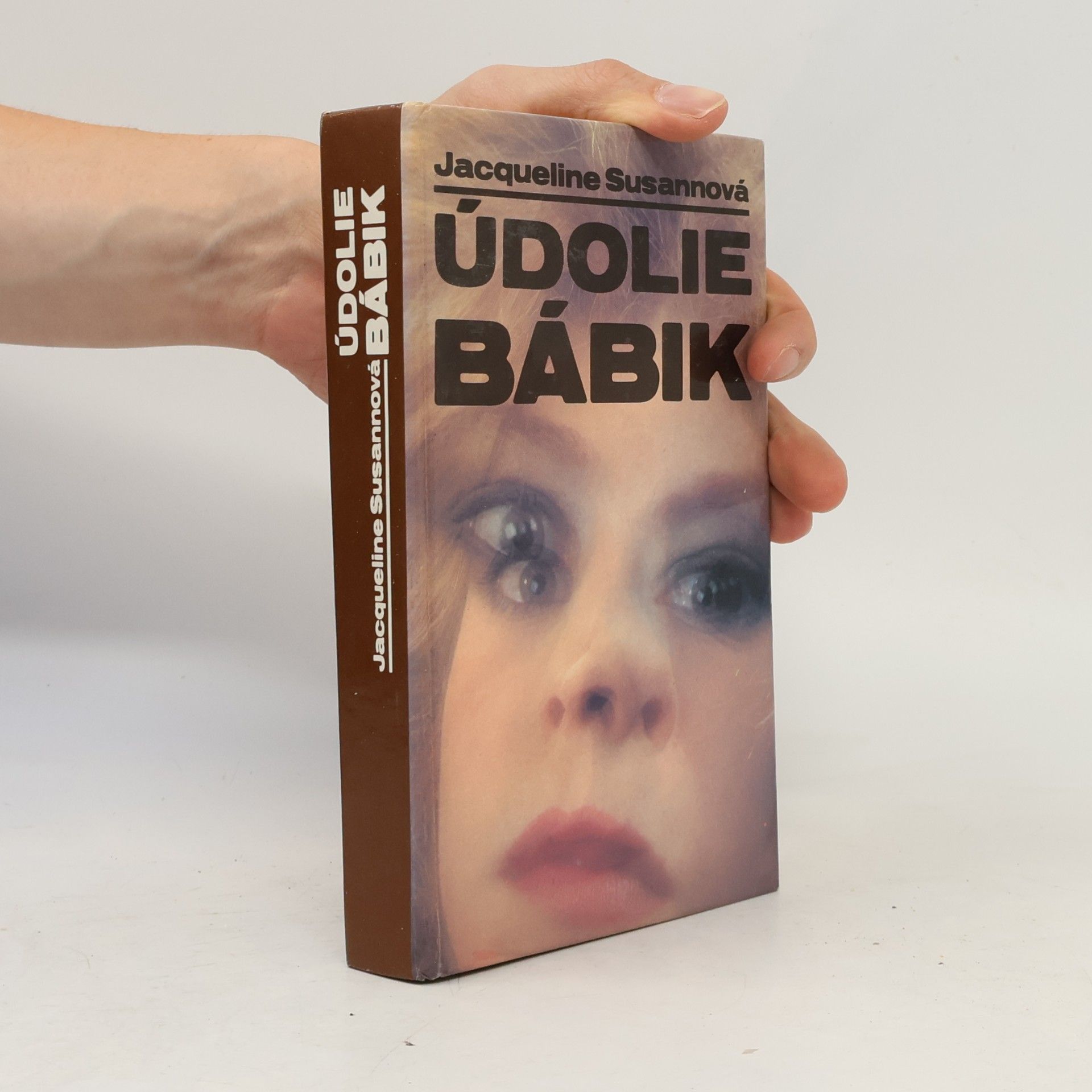Jacqueline Susann Údolie bábik