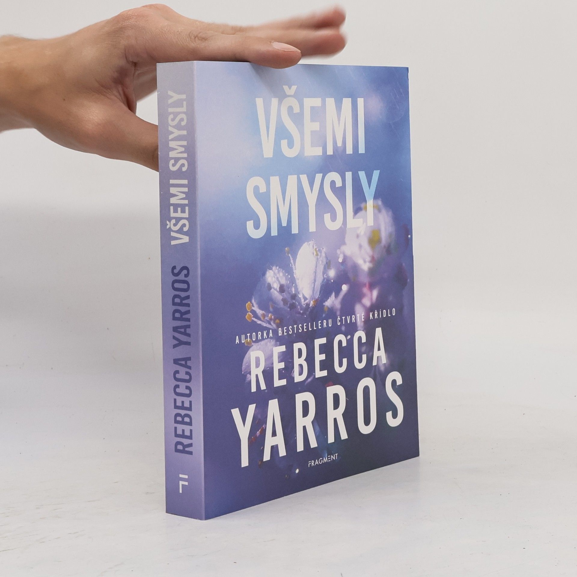 Rebecca Yarros Všemi smysly