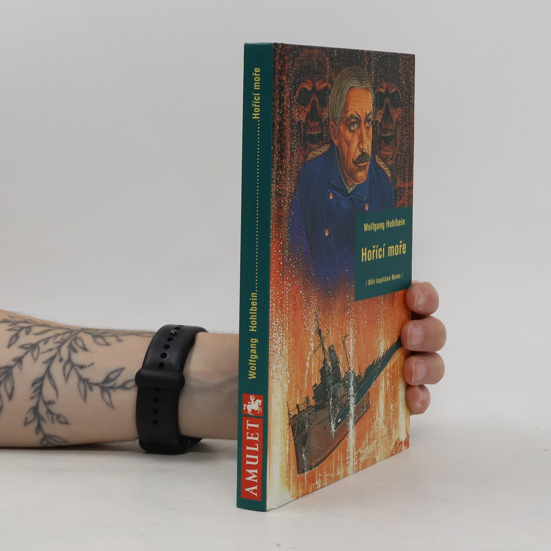 Wolfgang Hohlbein Děti kapitána Nema. Hořící moře