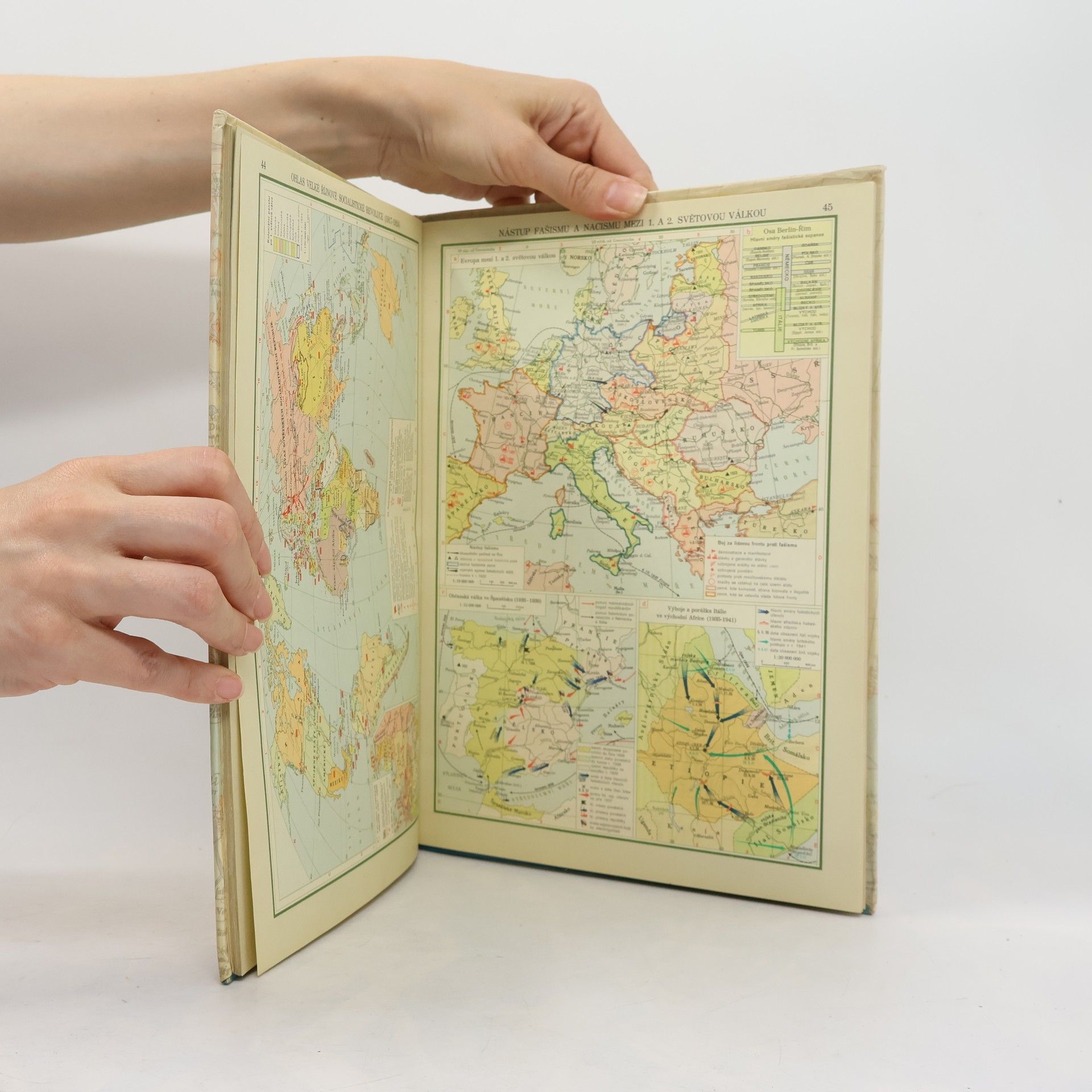 Kolektív autorov Školní atlas světových dějin