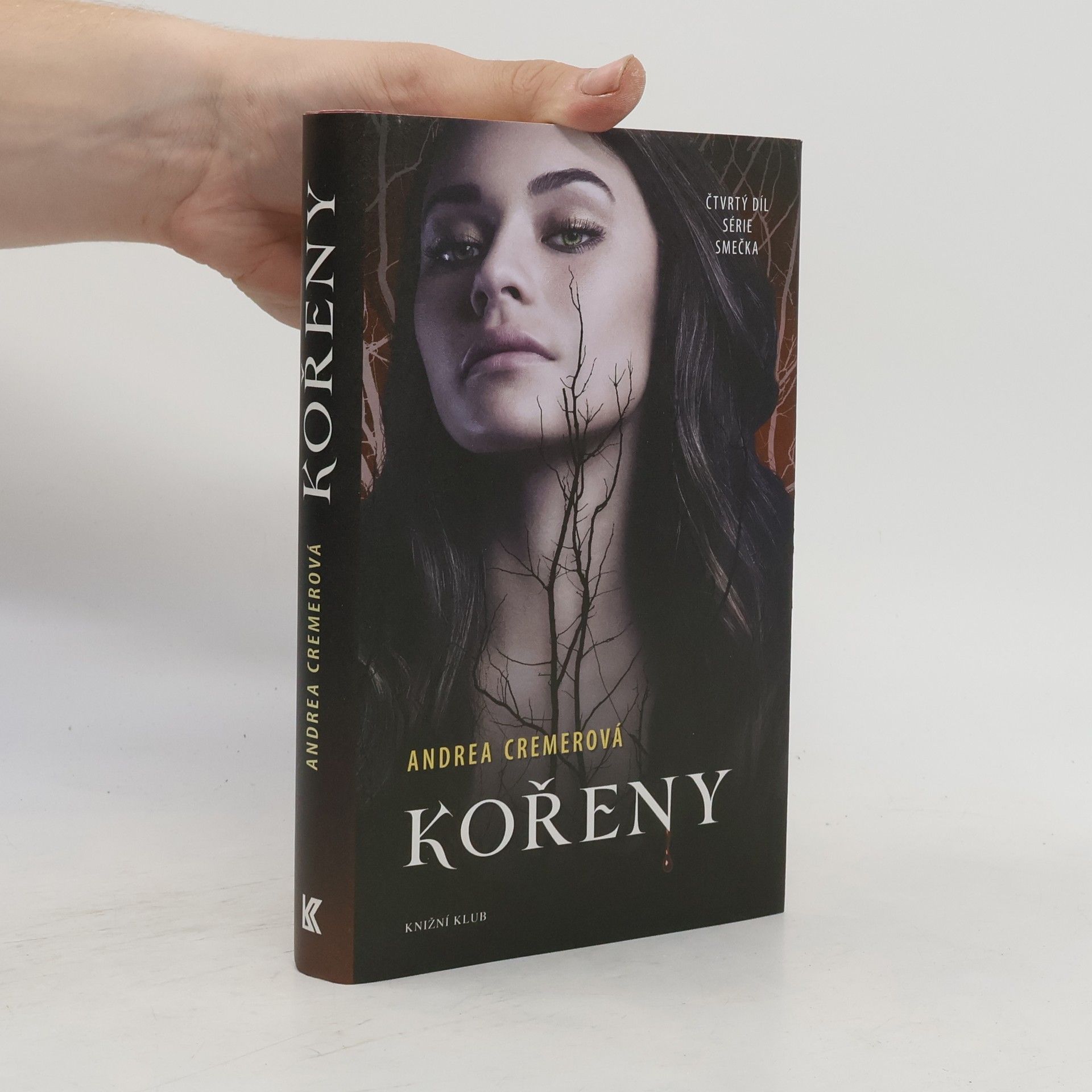 Andrea Cremer Kořeny