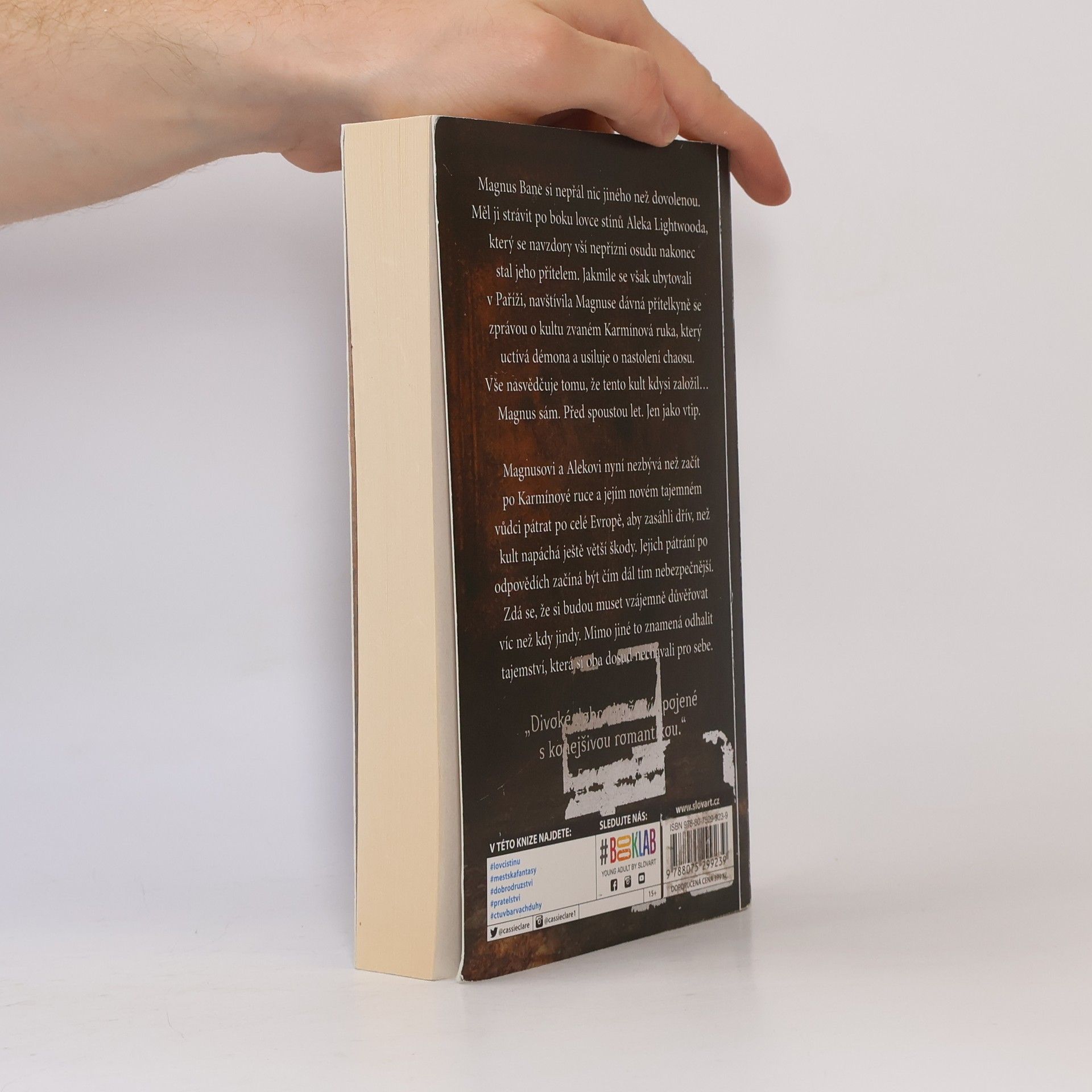 Cassandra Clare Nejstarší kletby. Kniha první, Rudé svitky magie