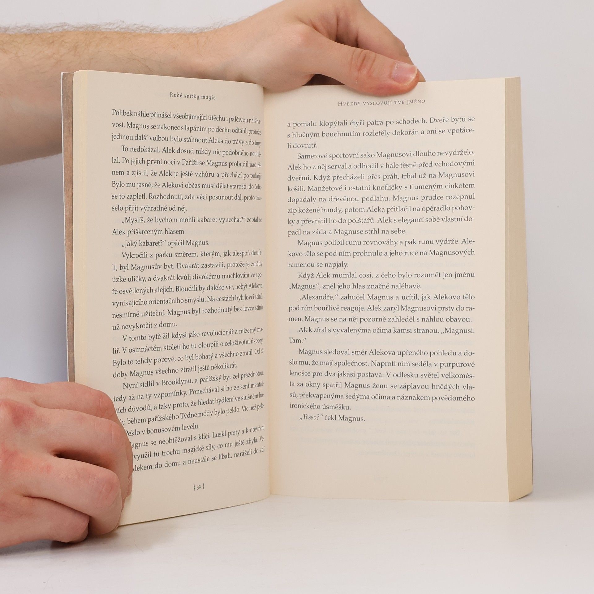 Cassandra Clare Nejstarší kletby. Kniha první, Rudé svitky magie