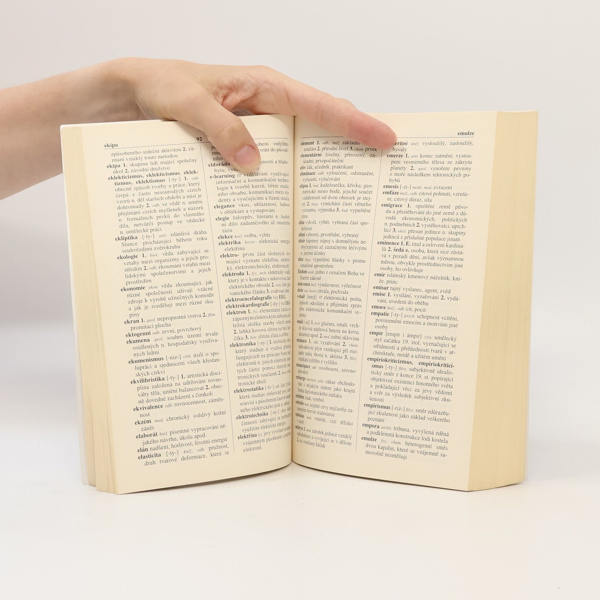 Various authors Nový slovník cizích slov pro 21. století Slovník cizích slov Slovník cizích slov pro 21. století