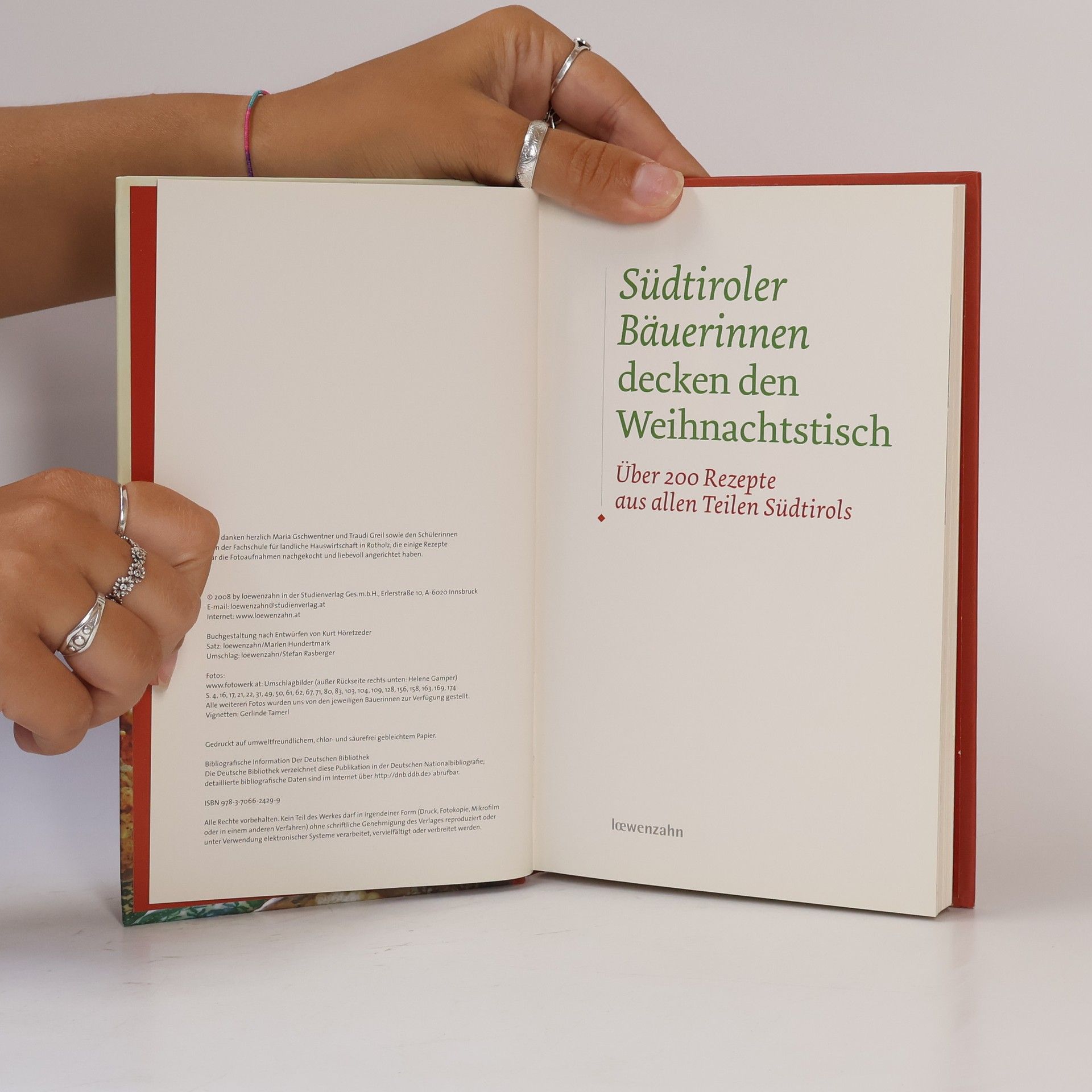 Rosmarie Innerebner Südtiroler Bäuerinnen decken den Weihnachtstisch