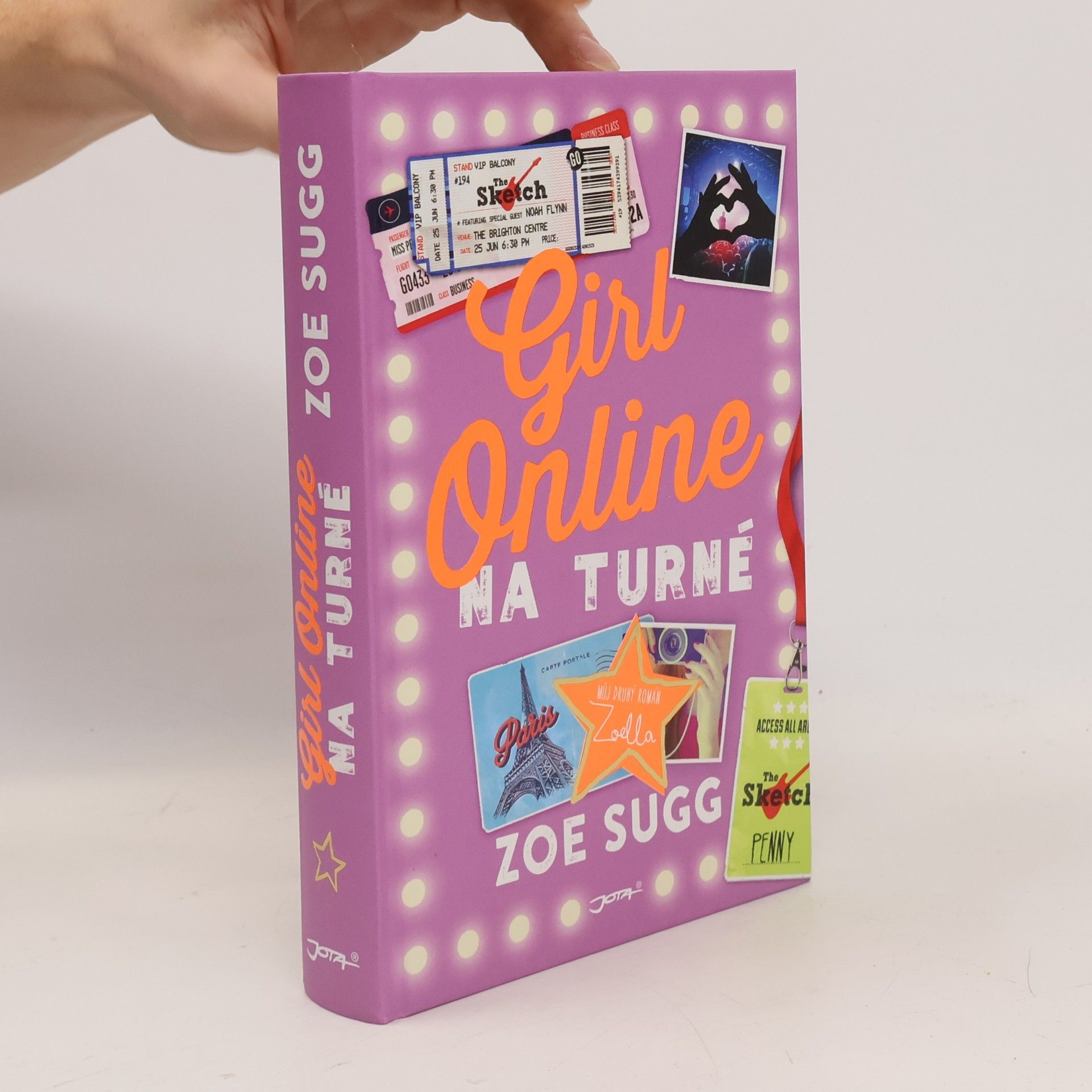 Zoe Sugg Girl Online na turné