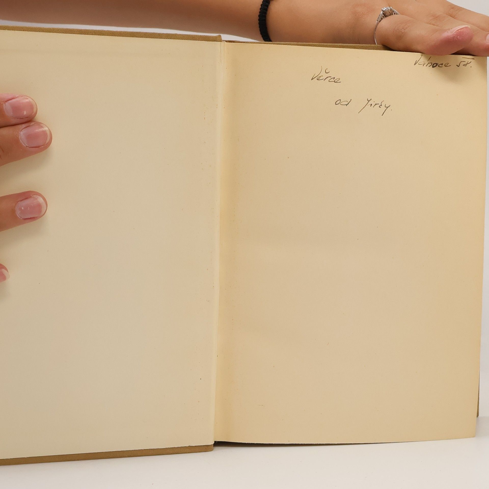 Léon Tolstoï Bez křídel a jiné povídky