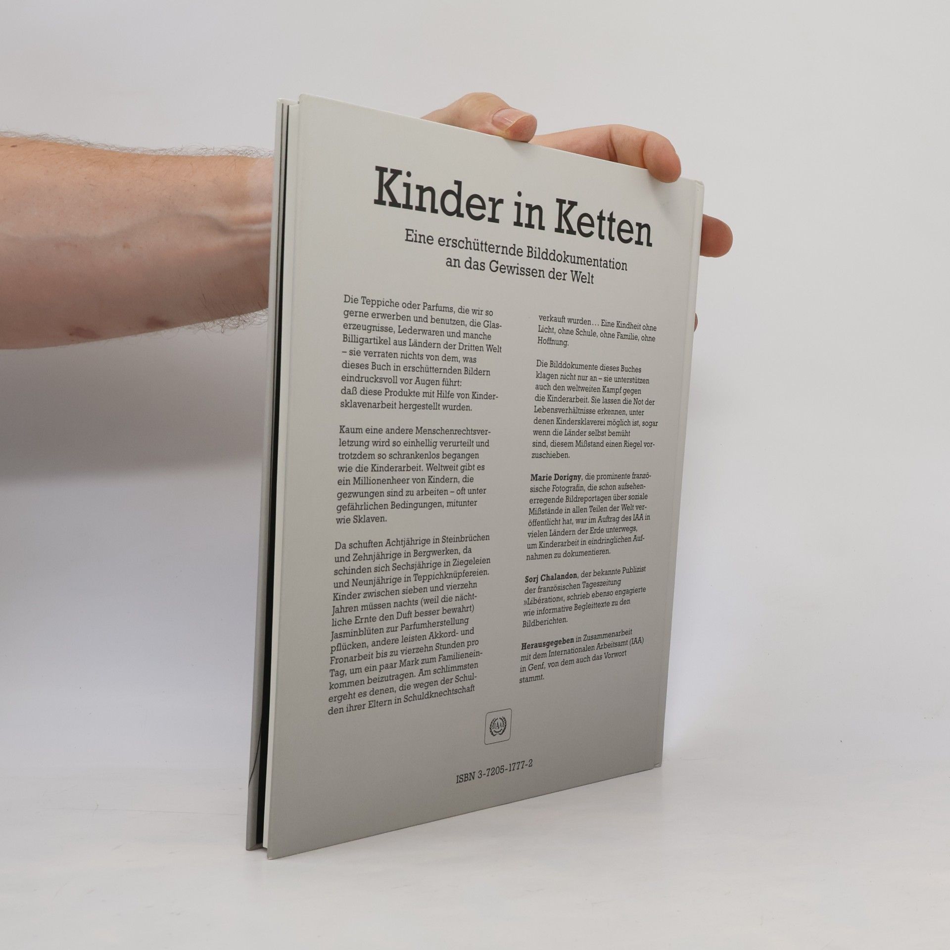 Marie Dorigny Kinder in Ketten
