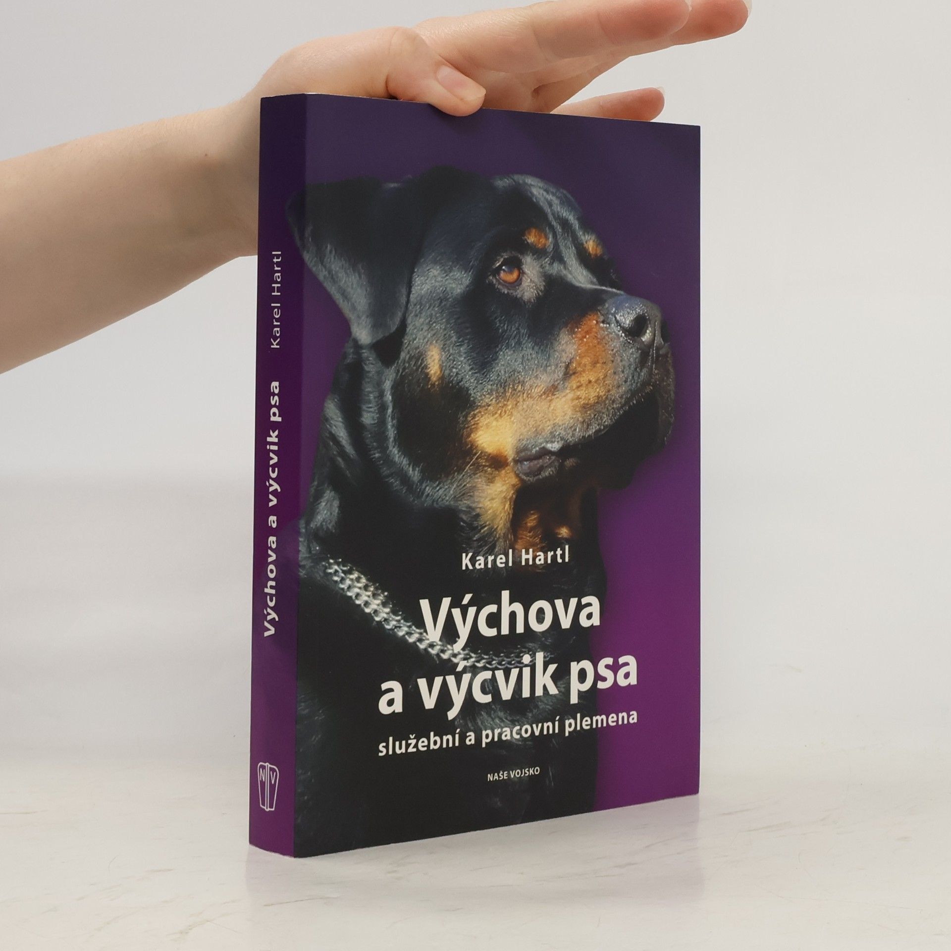 Výchova a výcvik psa : služební a pracovní plemena