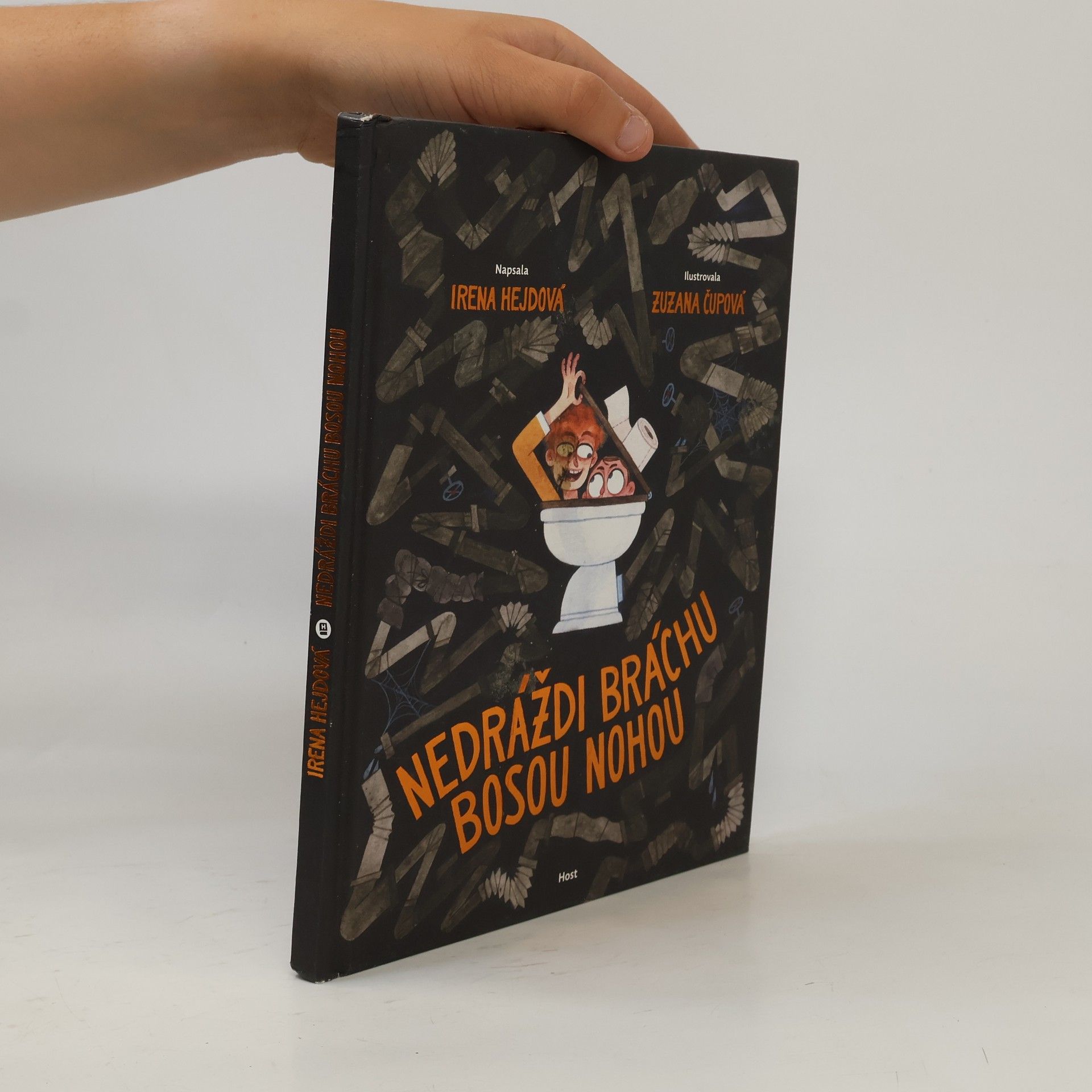 Zuzana Čupová Nedráždi bráchu bosou nohou