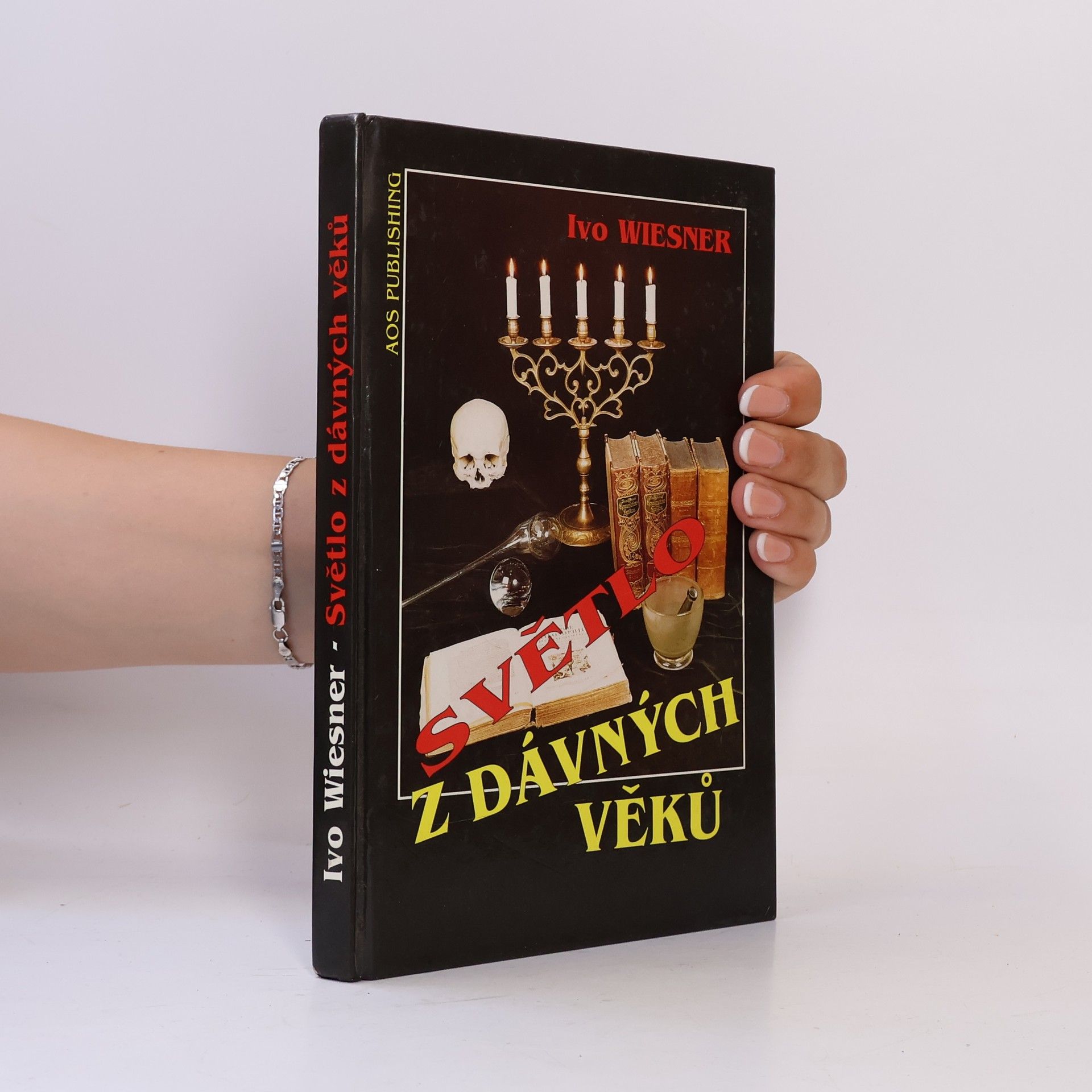 Světlo z dávných věků