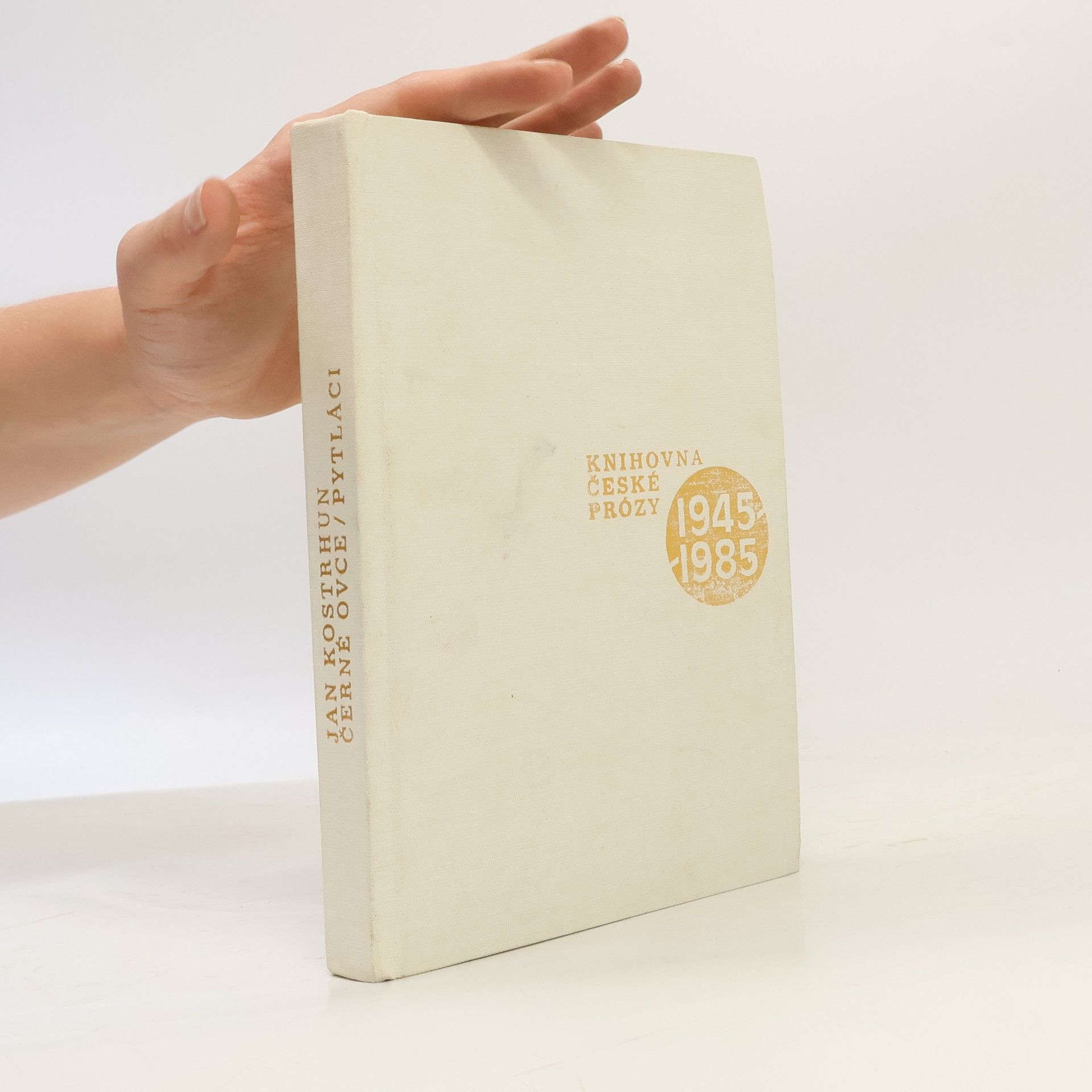 Jan Kostrhun Černé ovce. Pytláci
