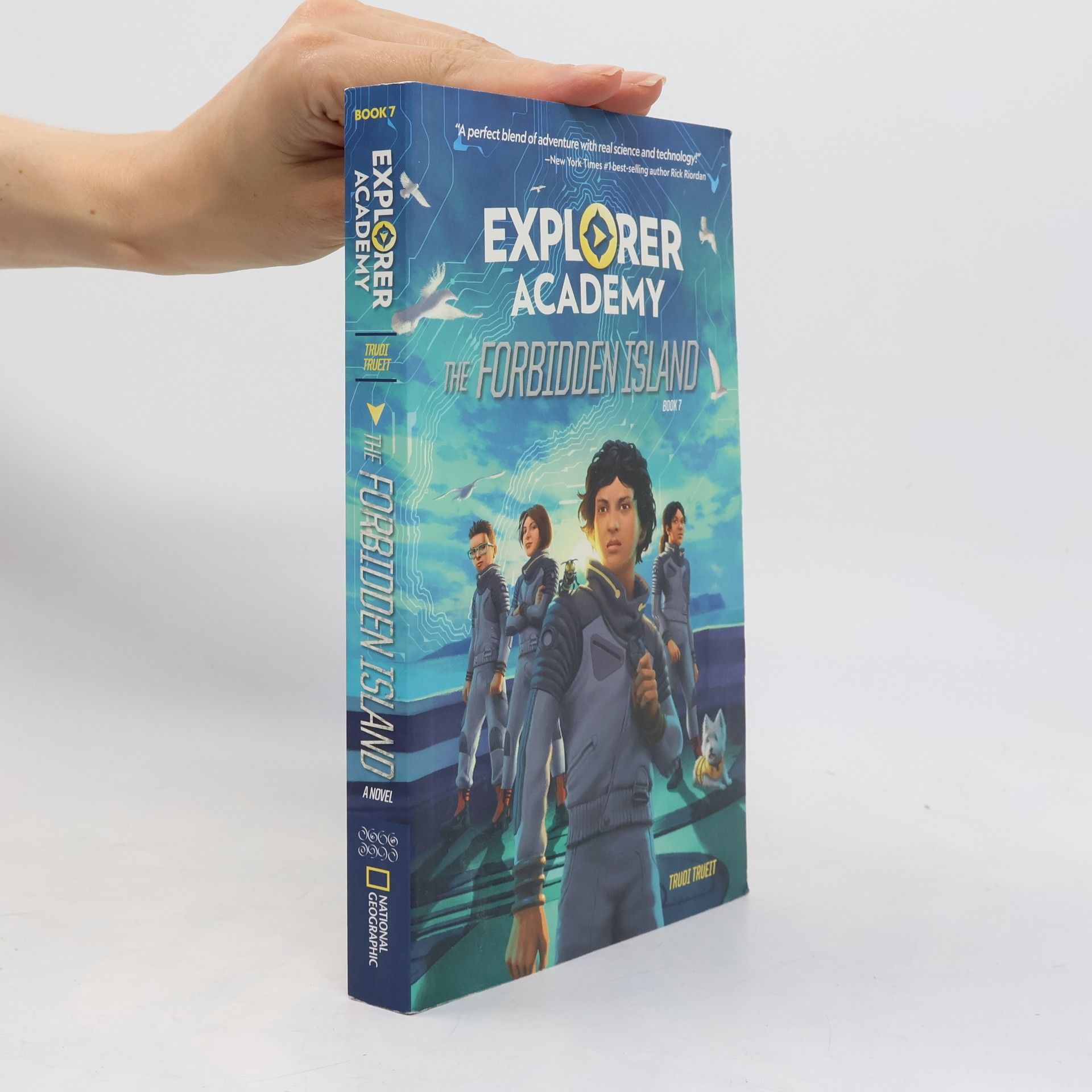 Trudi Trueit Explorer Academy: The Forbidden Island (Book 7)