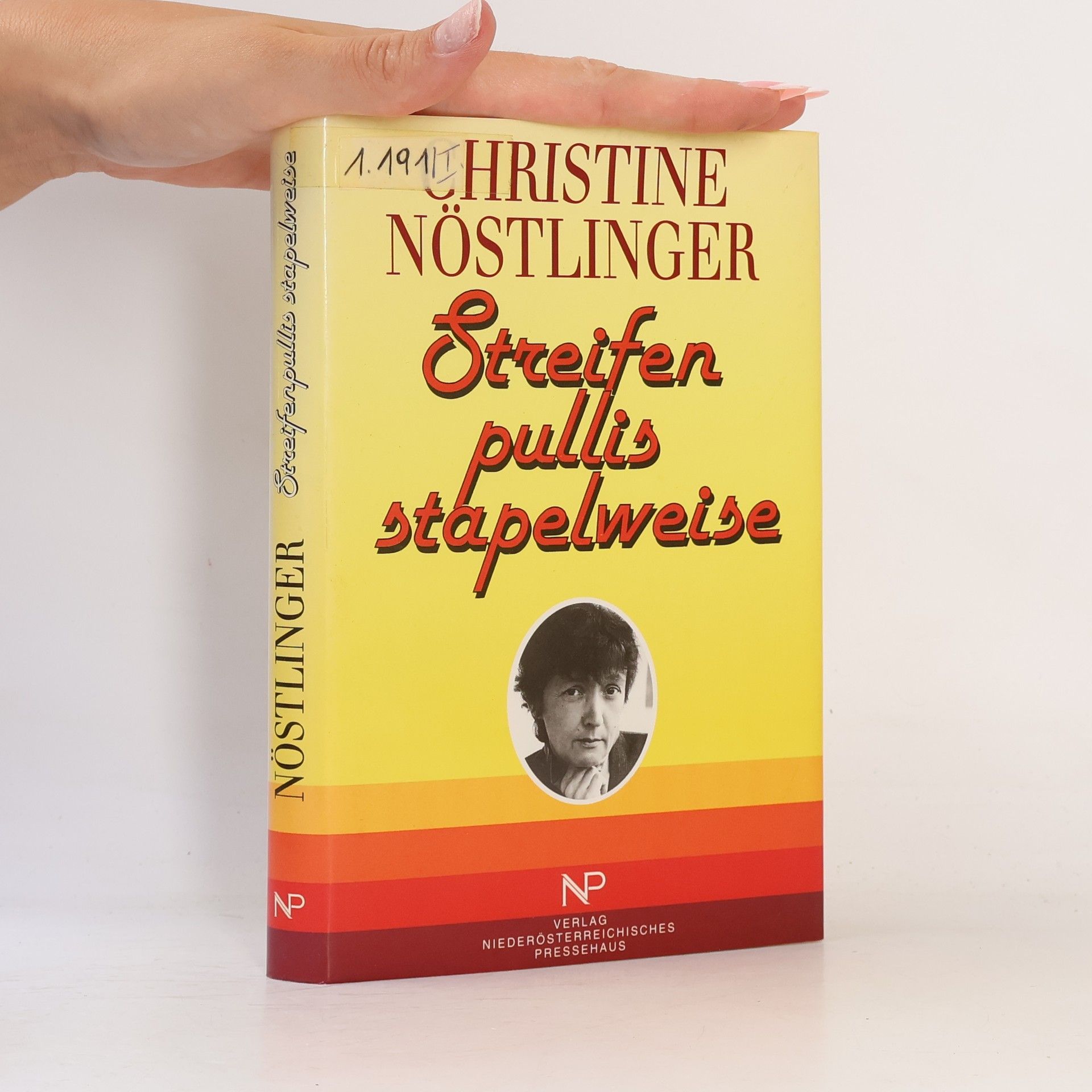 Christine Nöstlinger Streifenpullis stapelweise