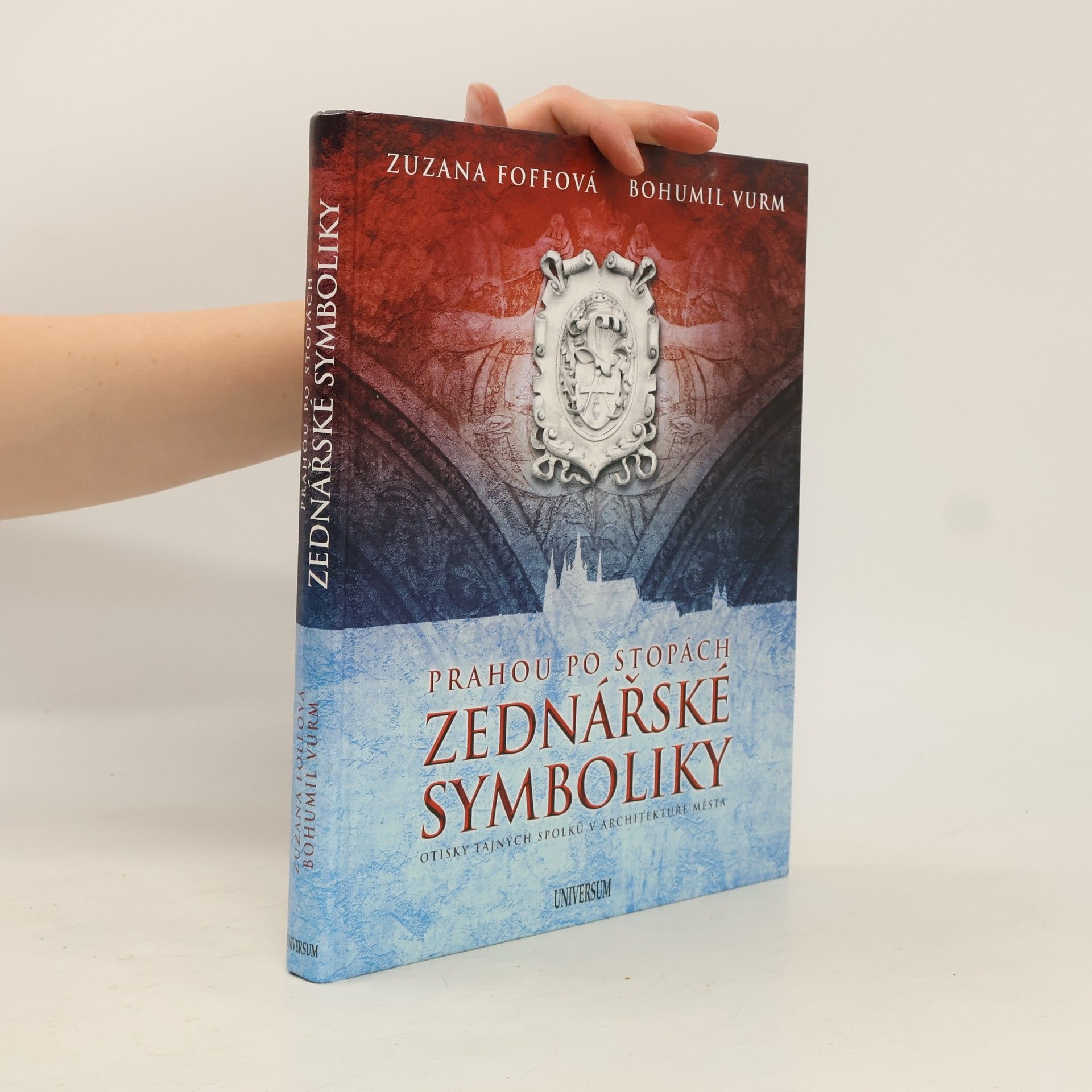 Zuzana Foffová Prahou po stopách zednářské symboliky