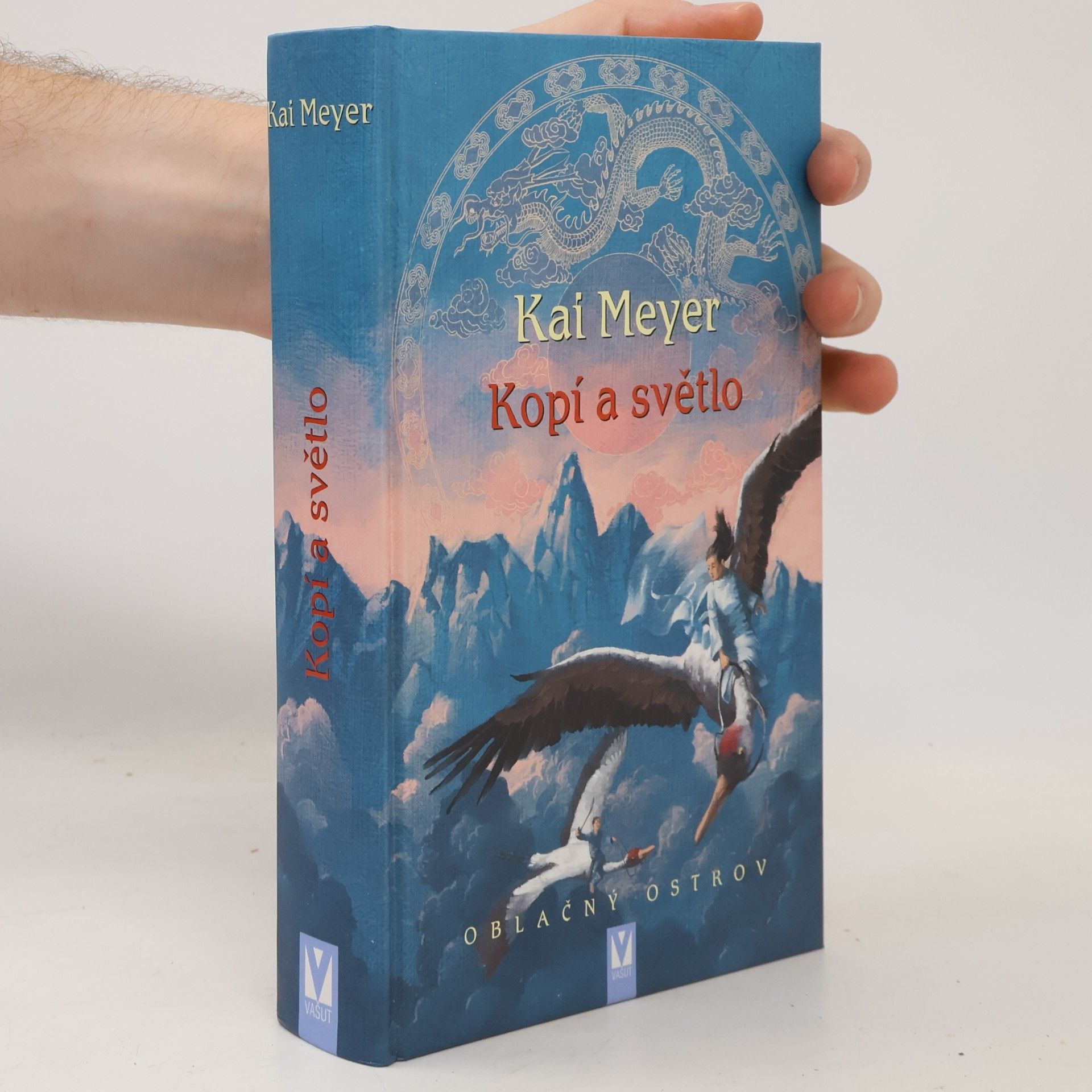 Kai Meyer Oblačný ostrov. Kopí a světlo