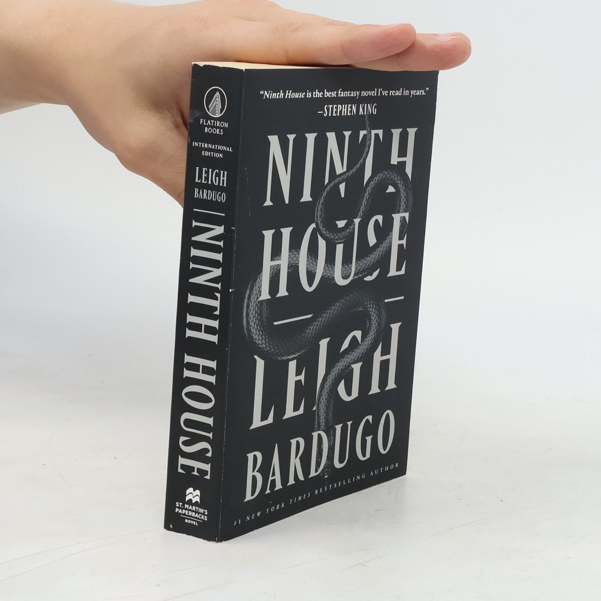Leigh Bardugo Ninth House