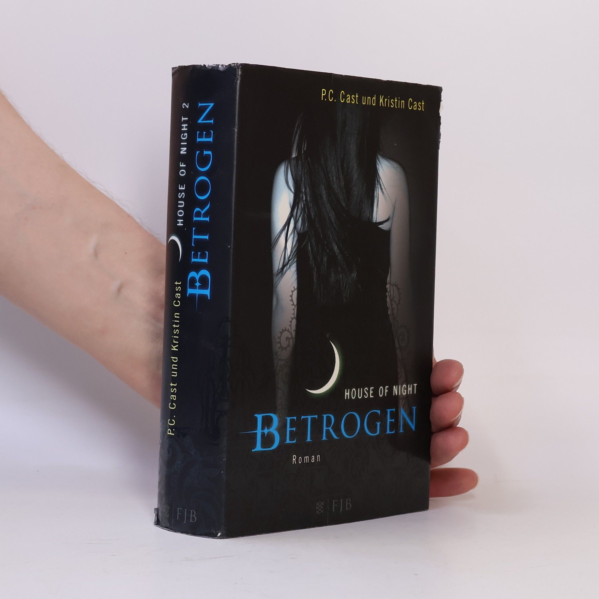 P. C. Castová House of Night 2. Betrogen