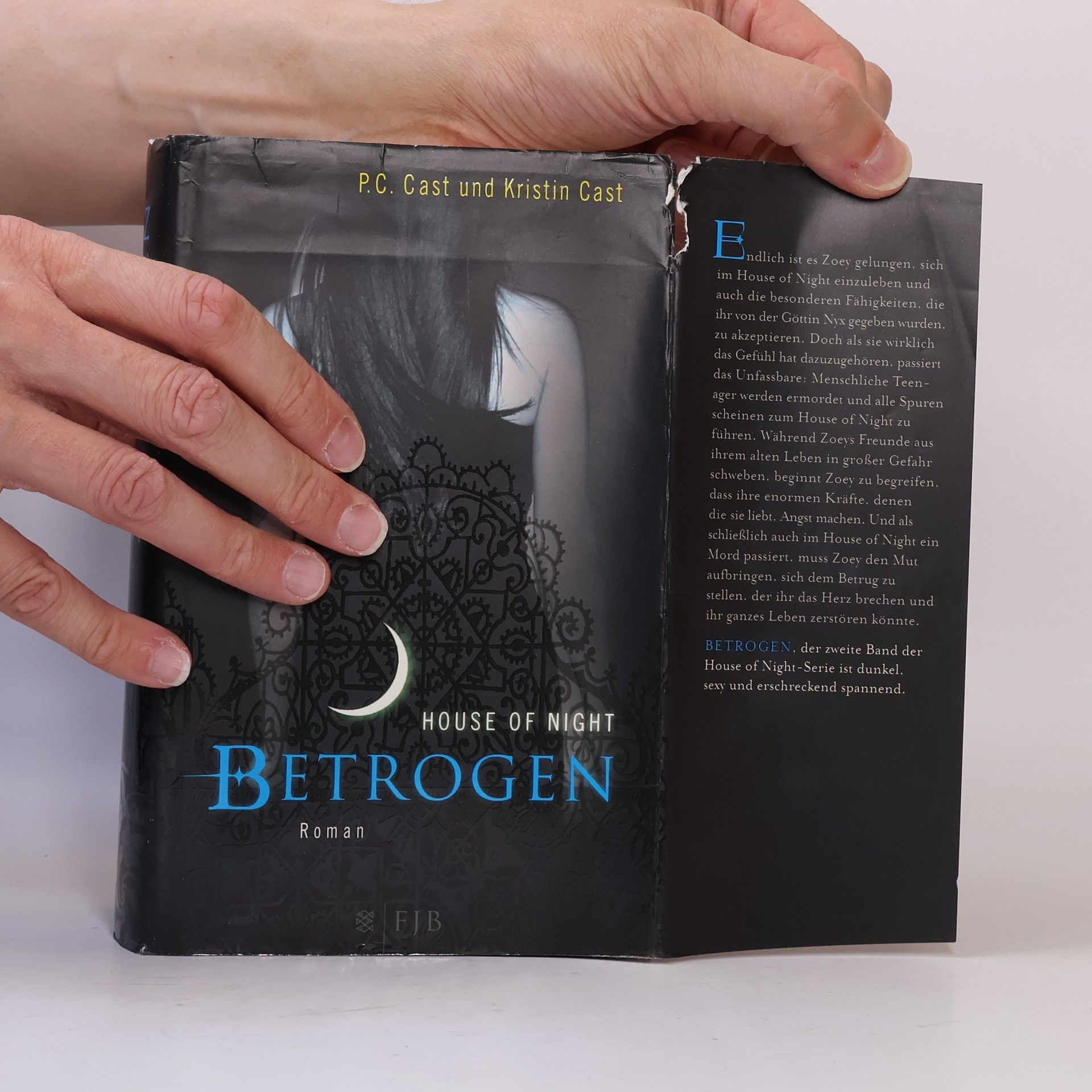 P. C. Castová House of Night 2. Betrogen