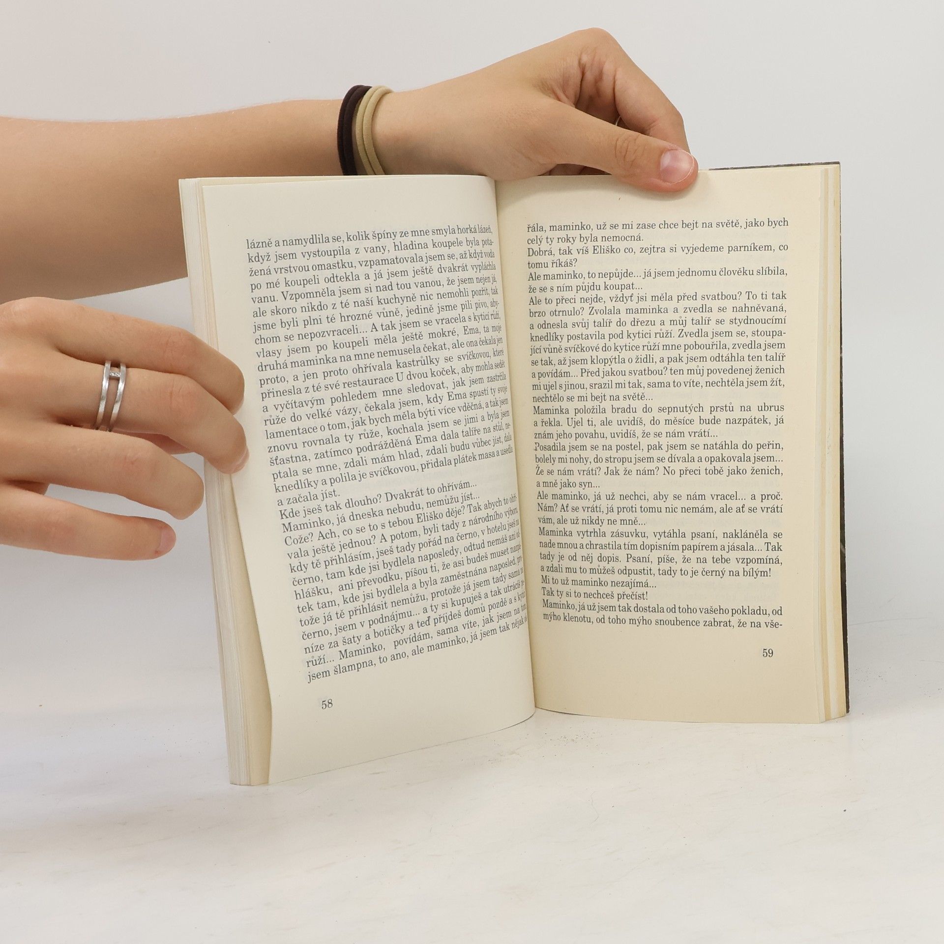 Bohumil Hrabal Svatby v domě. Dívčí románek. 1. díl trilogie