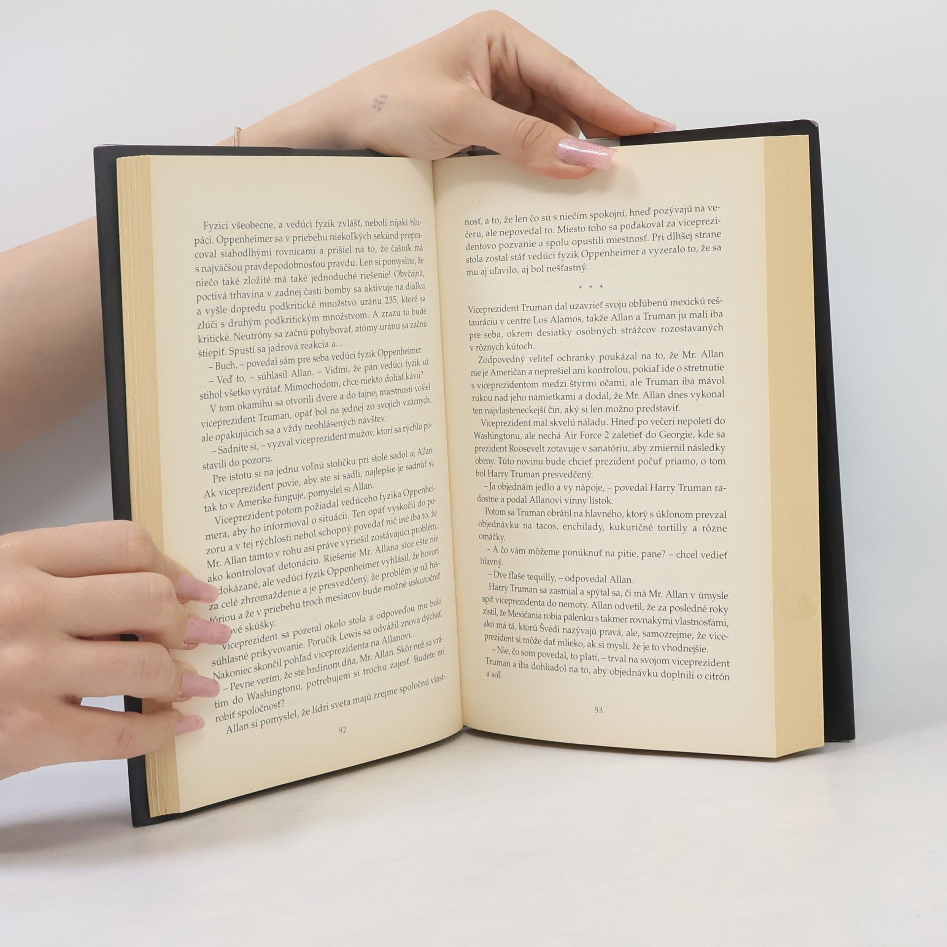 Jonas Jonasson Storočný starček, ktorý vyliezol z okna a zmizol
